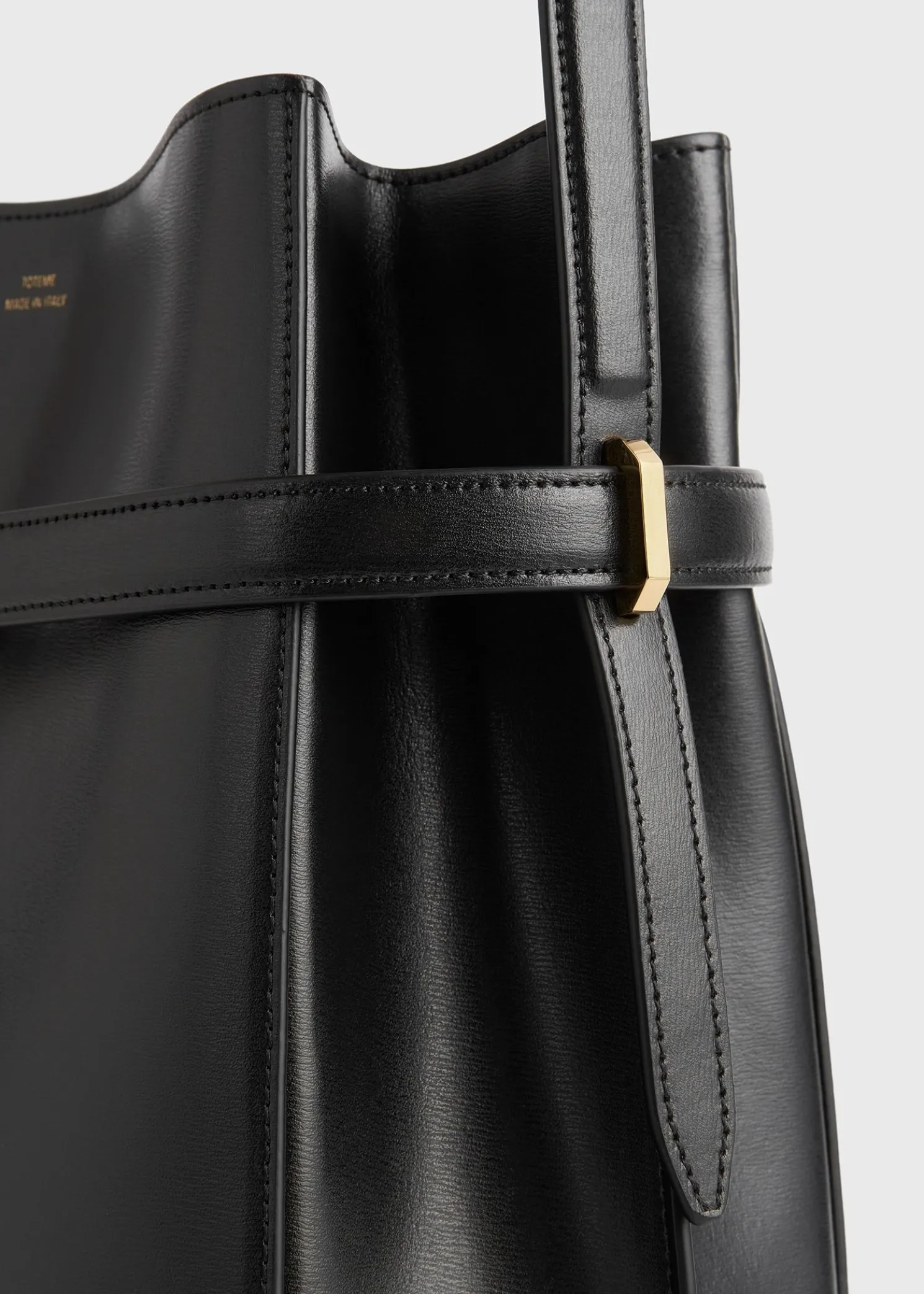 Belted leather bucket bag black