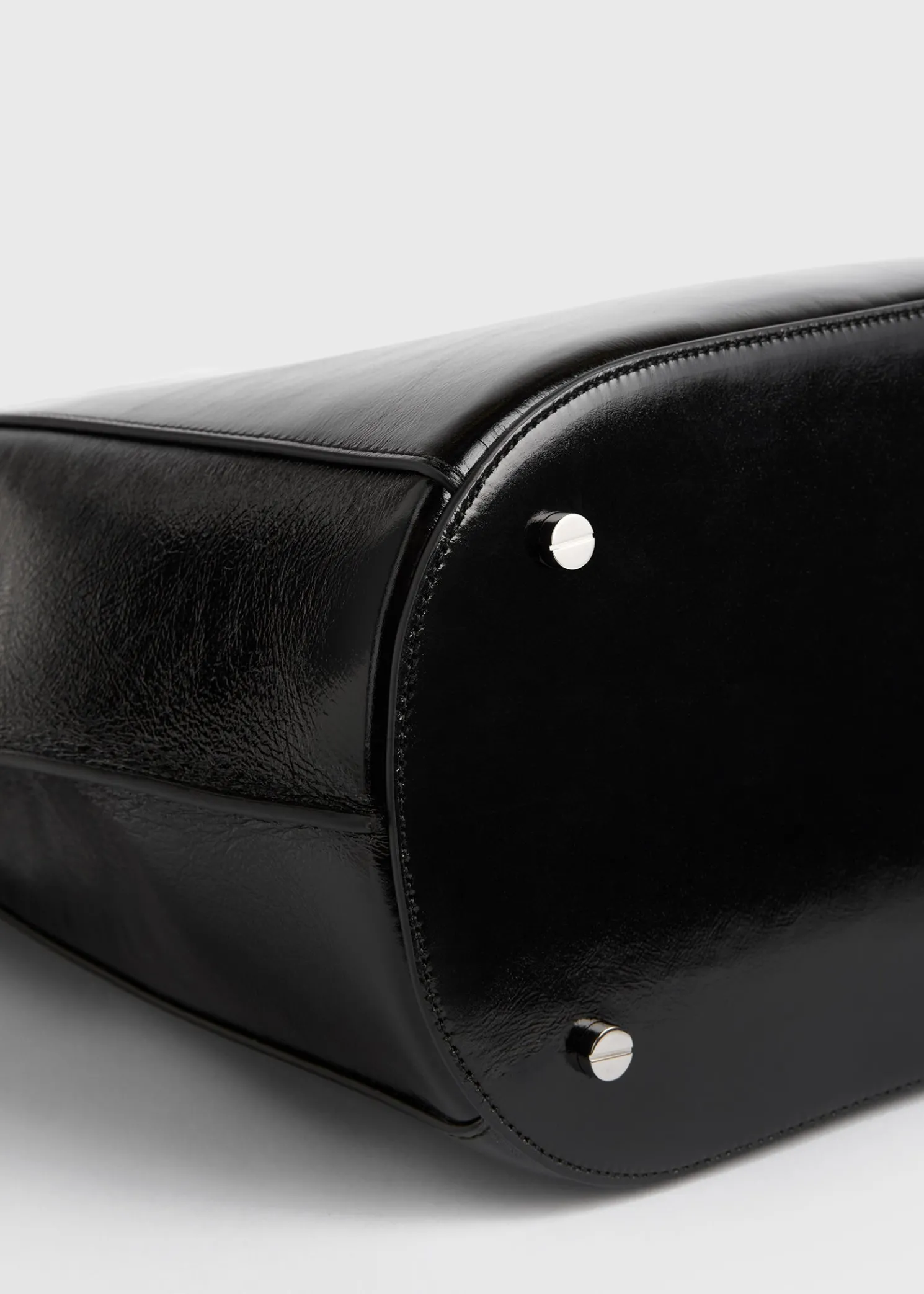 Belted Naplack bucket bag black