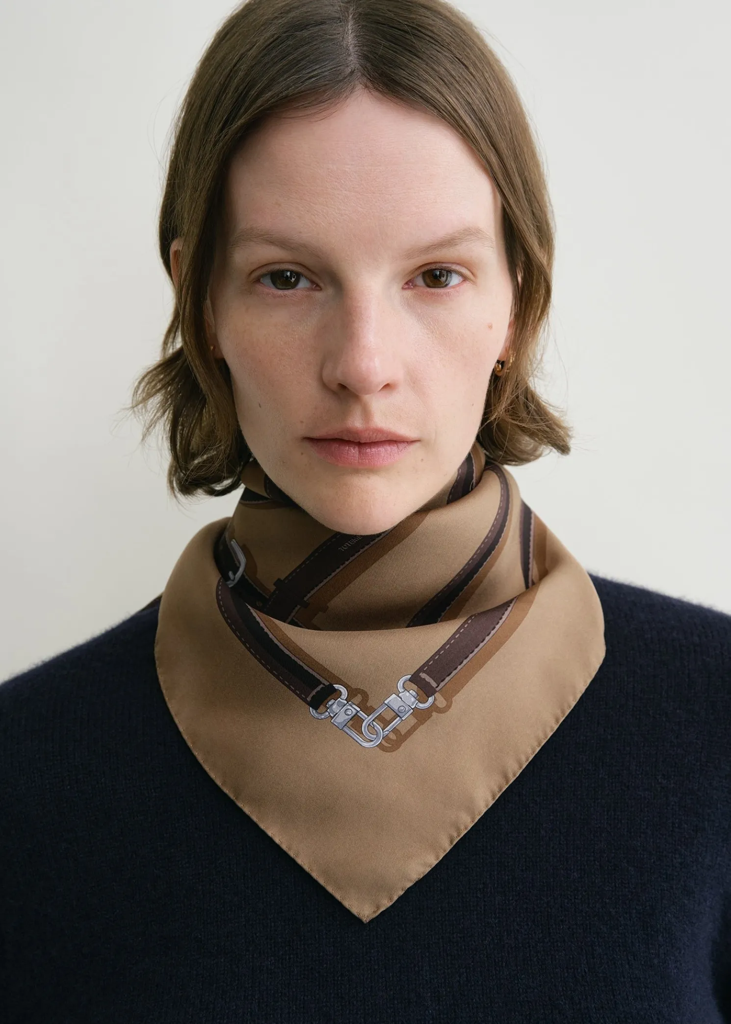 Clasp belt silk scarf biscuit