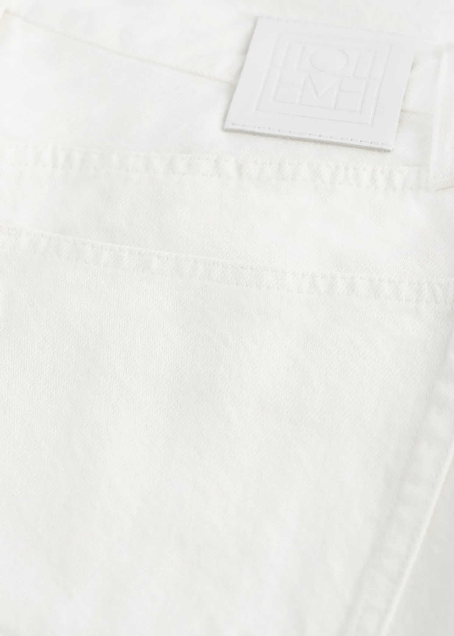 Classic cut denim off-white