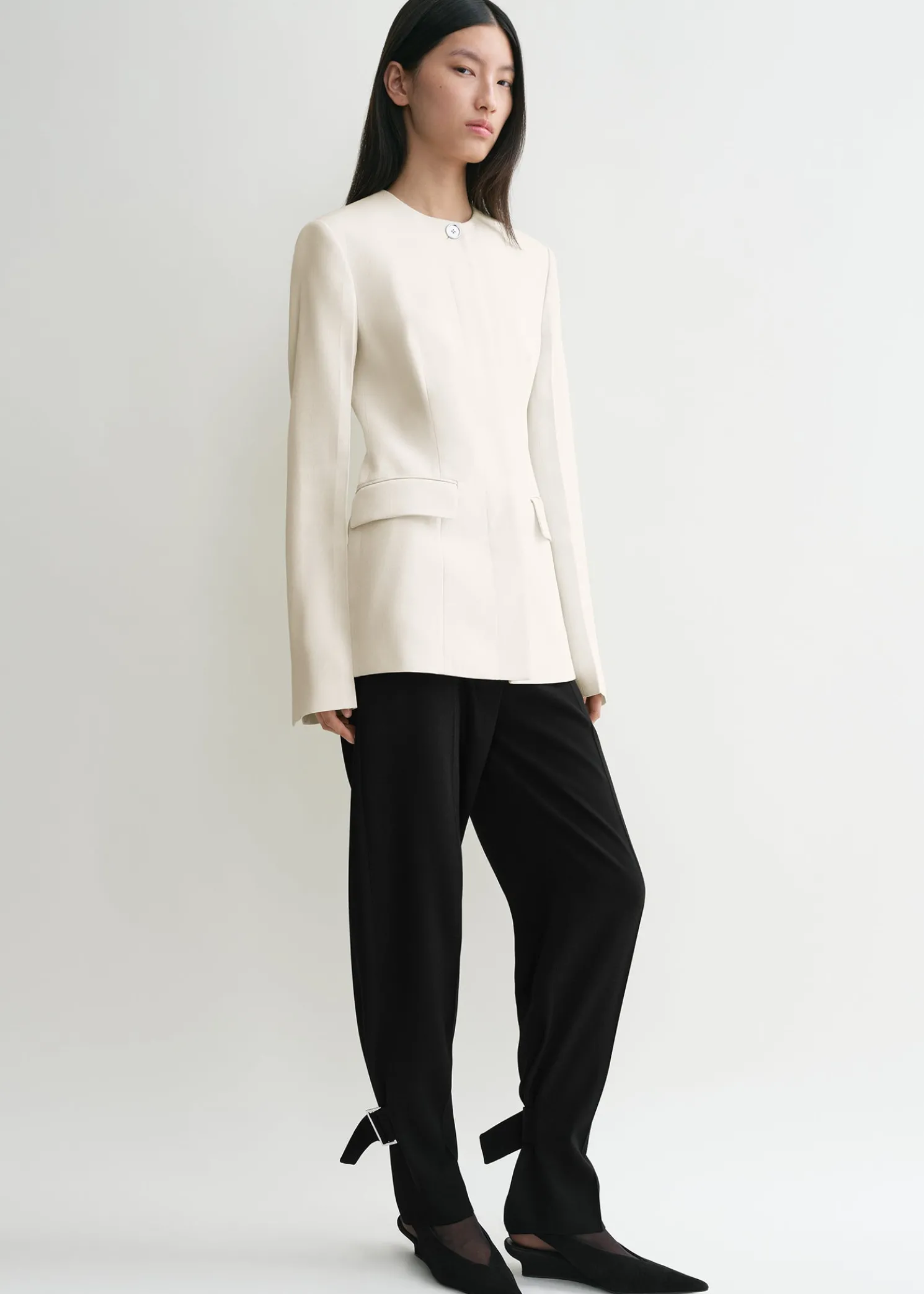 Collarless cinched jacket ecru