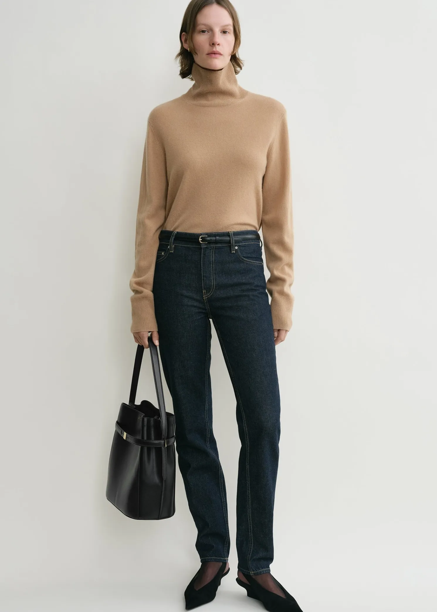 Cropped turtleneck camel