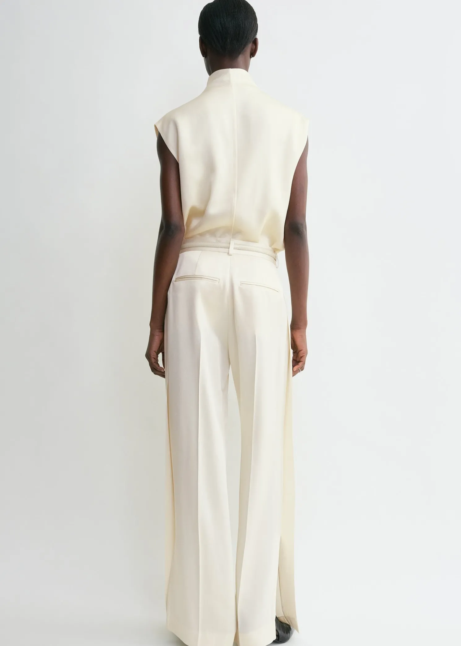 Cuff-slit trousers macadamia