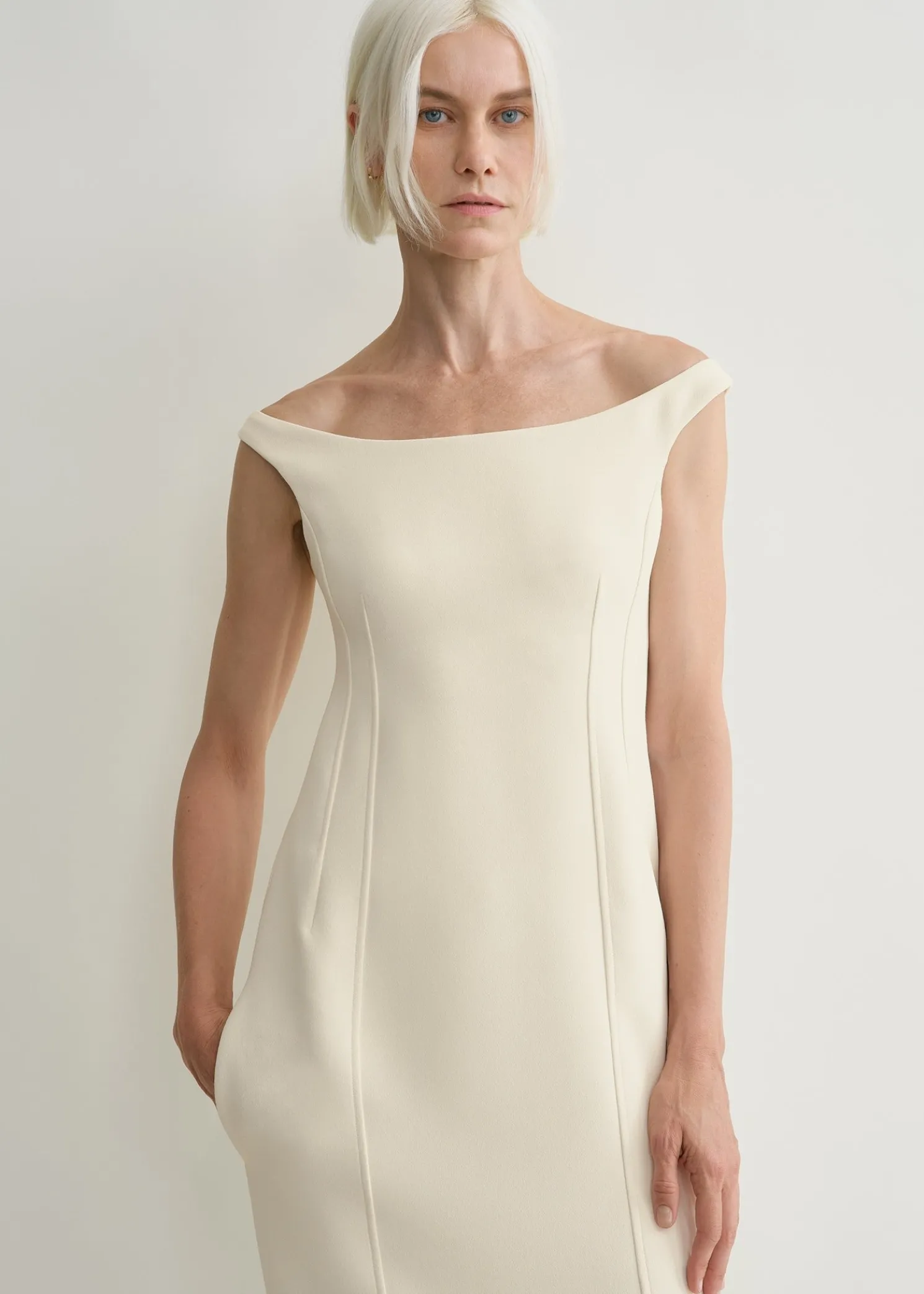 Curved off-shoulder dress eggnog