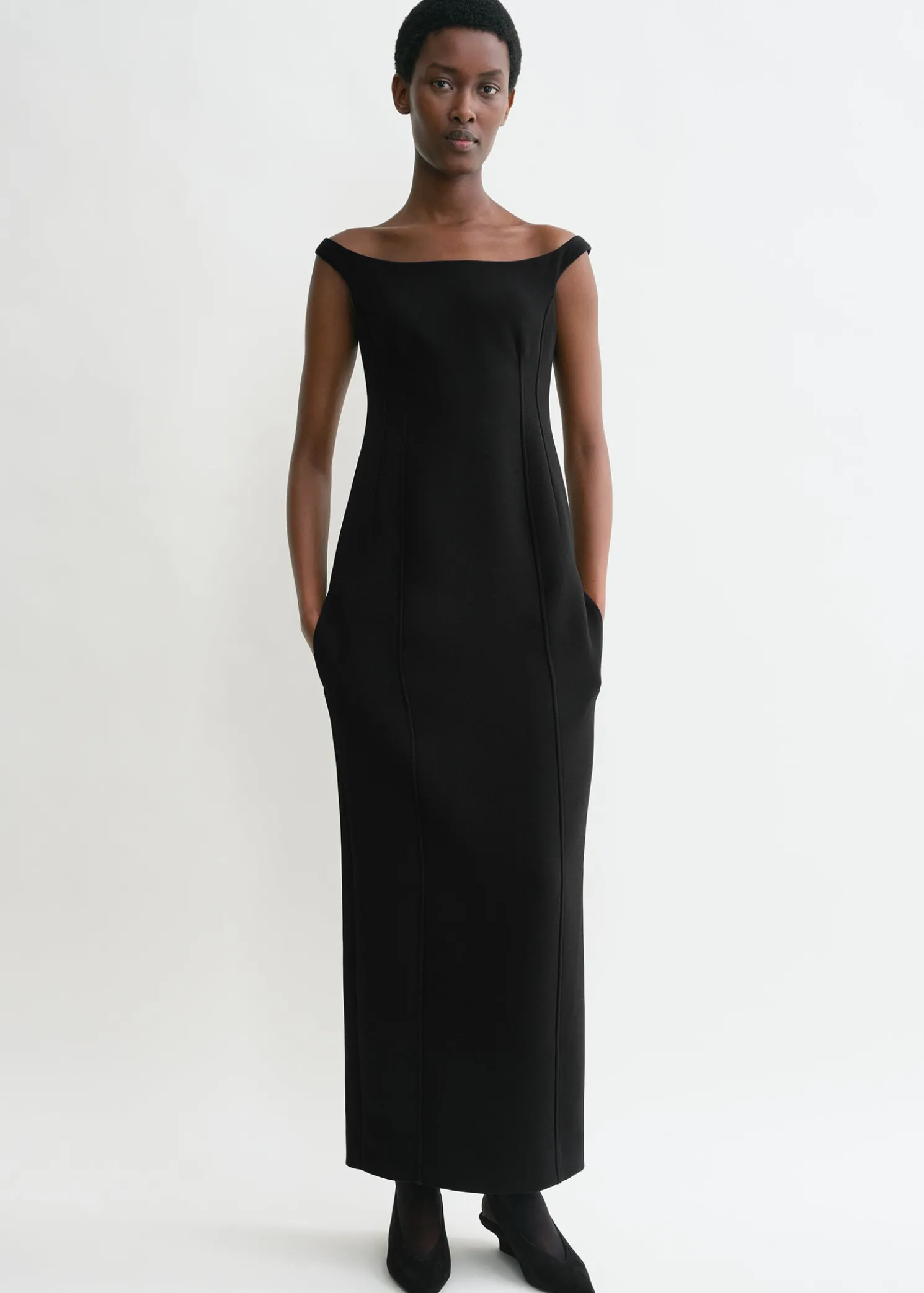 Curved off-shoulder dress black