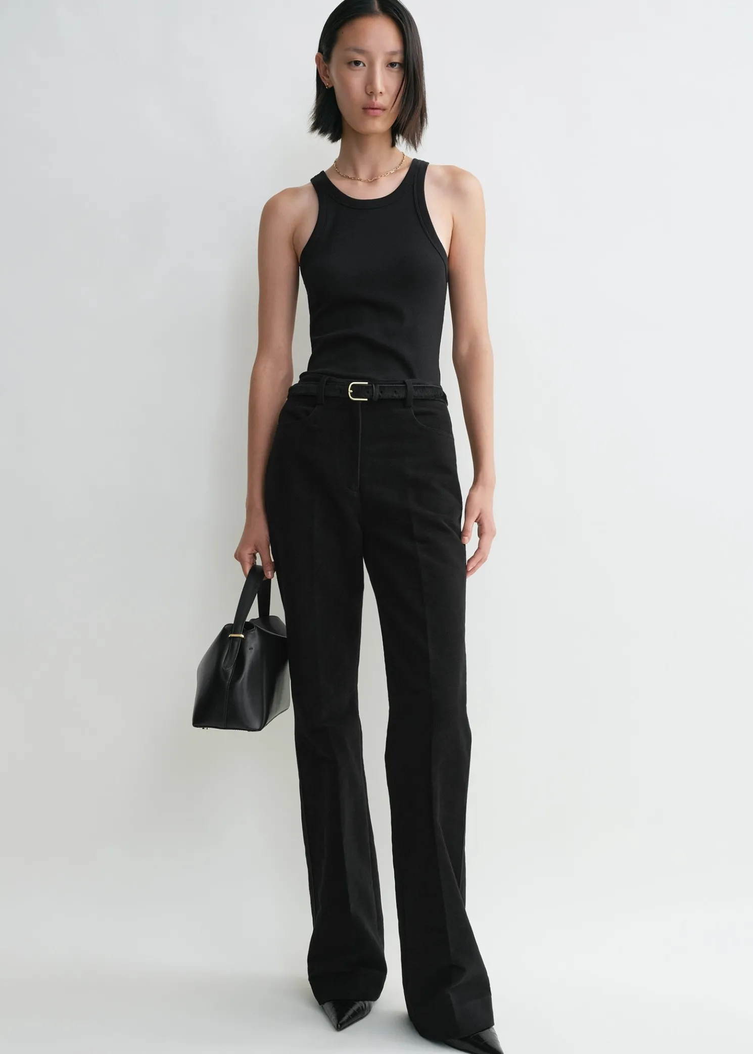 Curved rib tank black