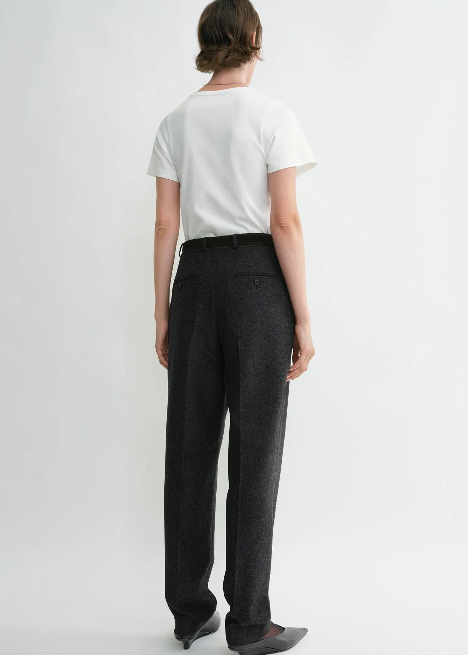 Curved seam tee off-white