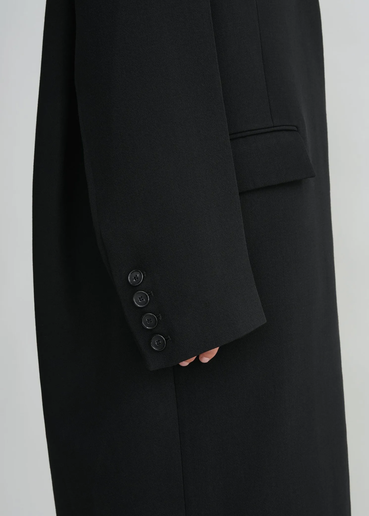 Deep pleat coat black