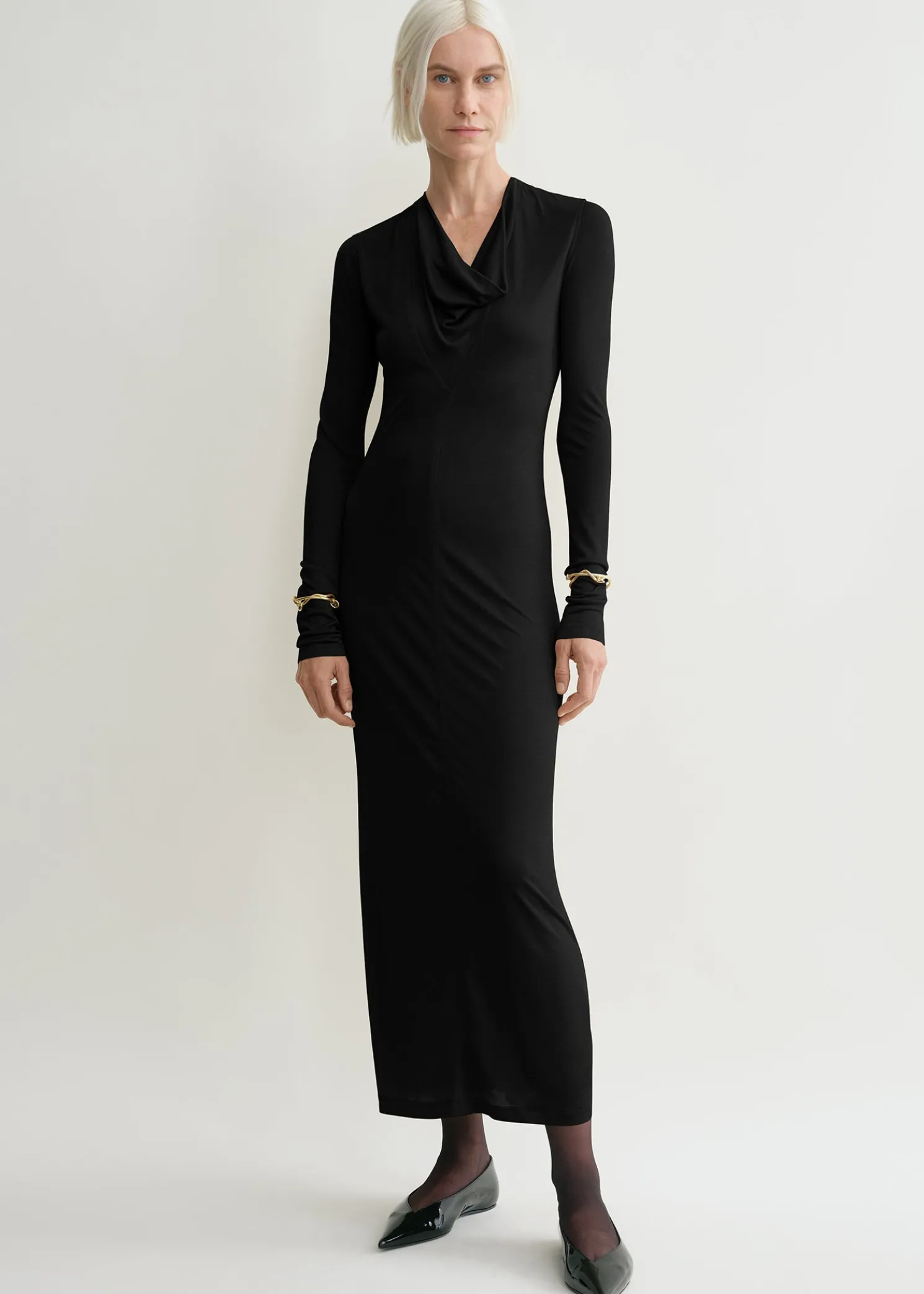 Draped V-neck dress black