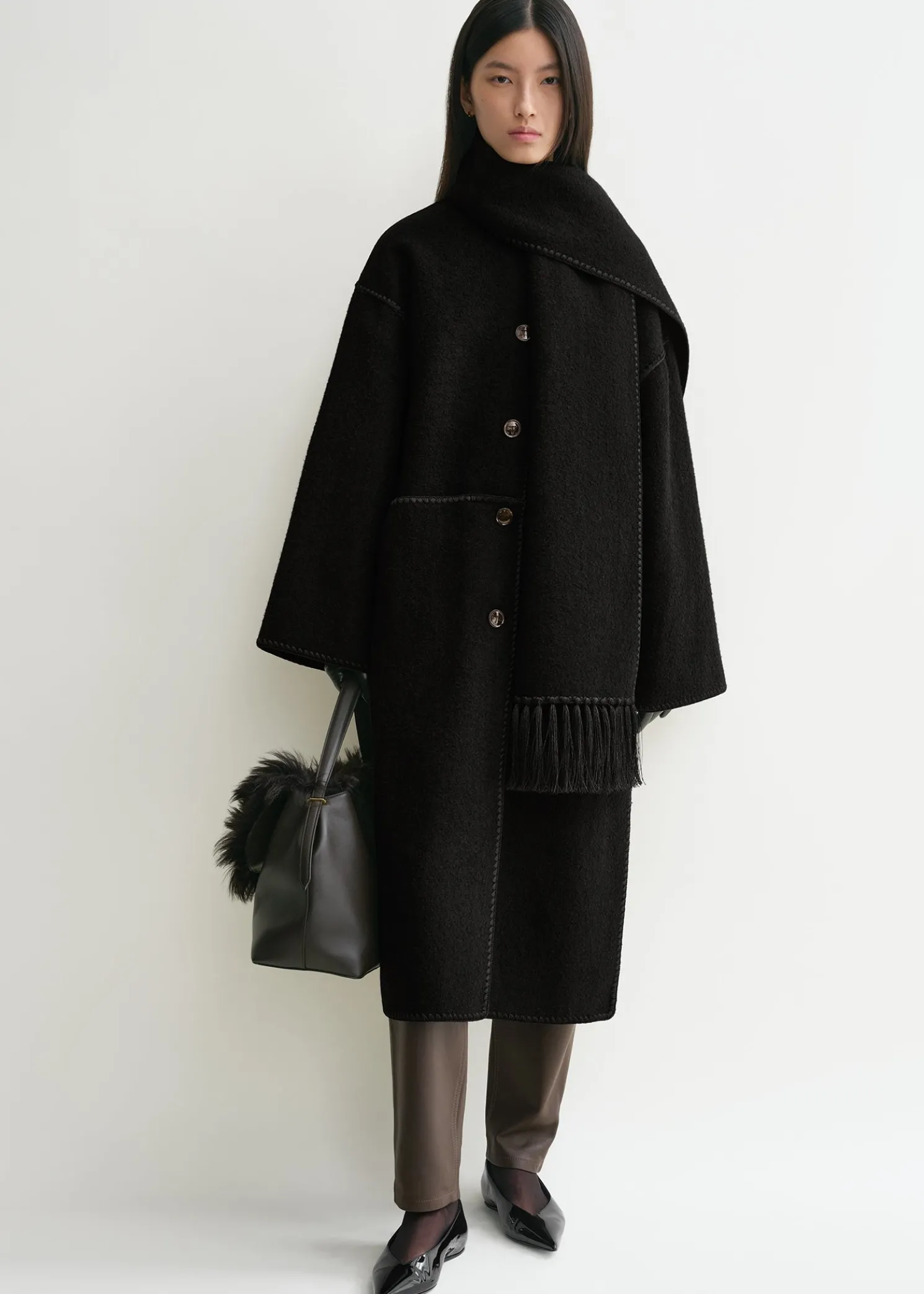Embroidered scarf coat black