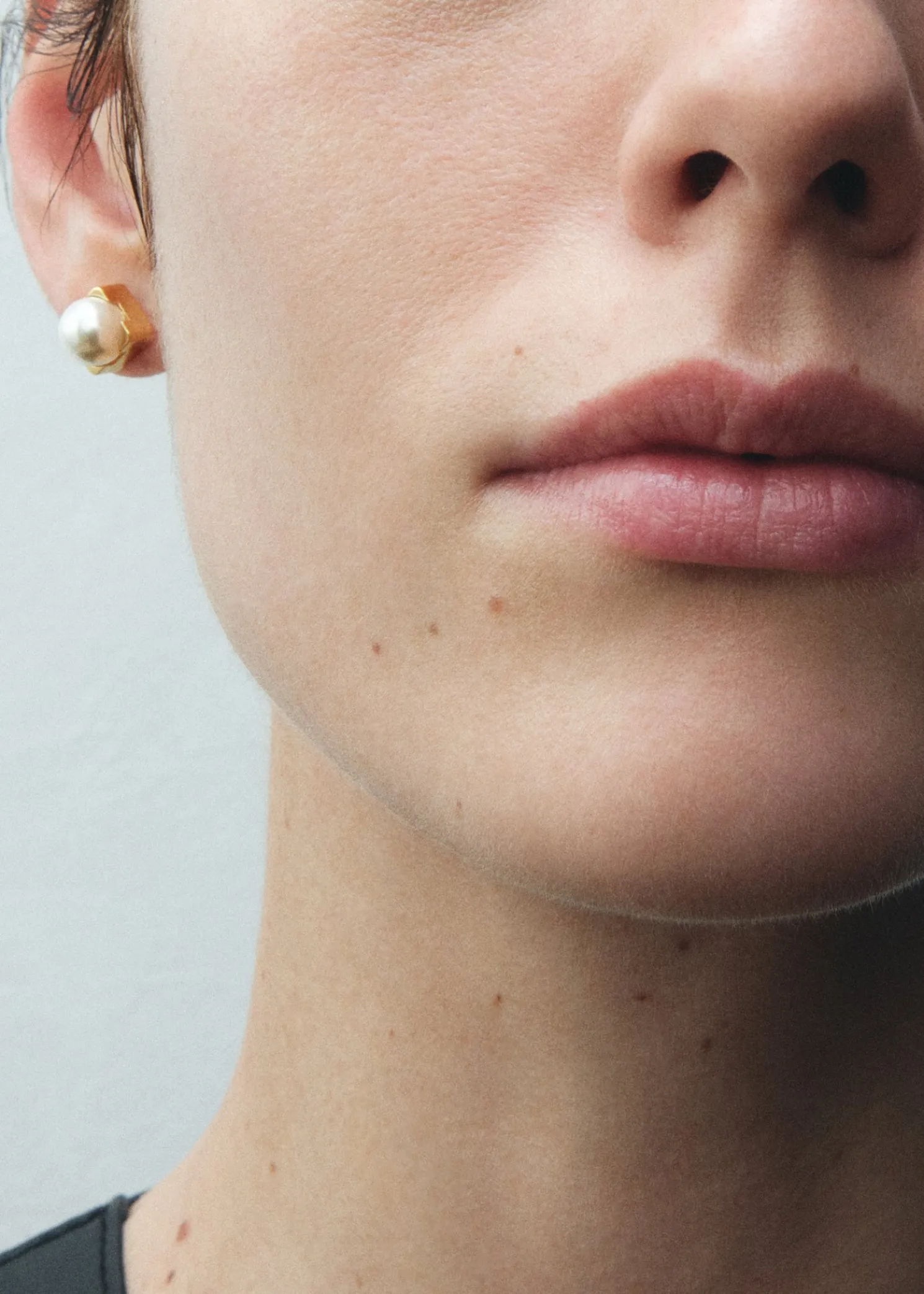 Faux pearl studs white