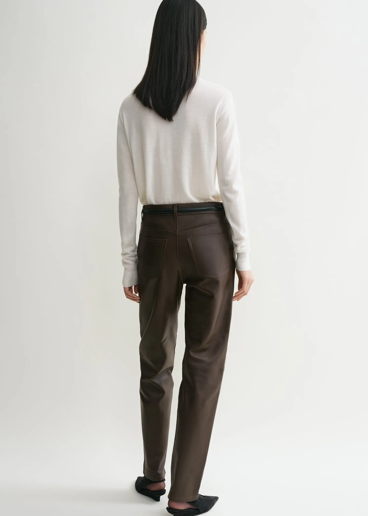 Five-pocket leather trousers bark