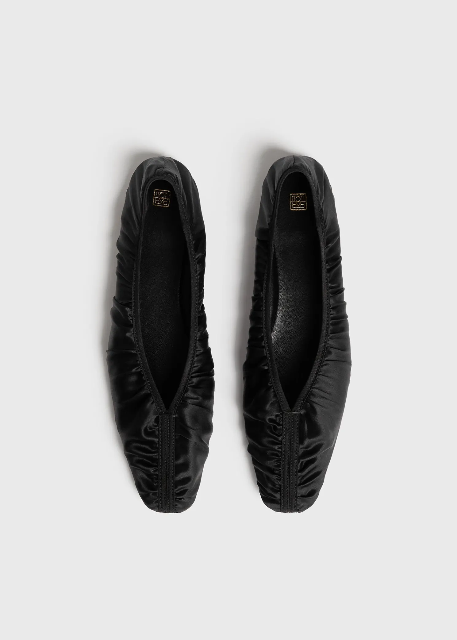 Gathered satin flats black
