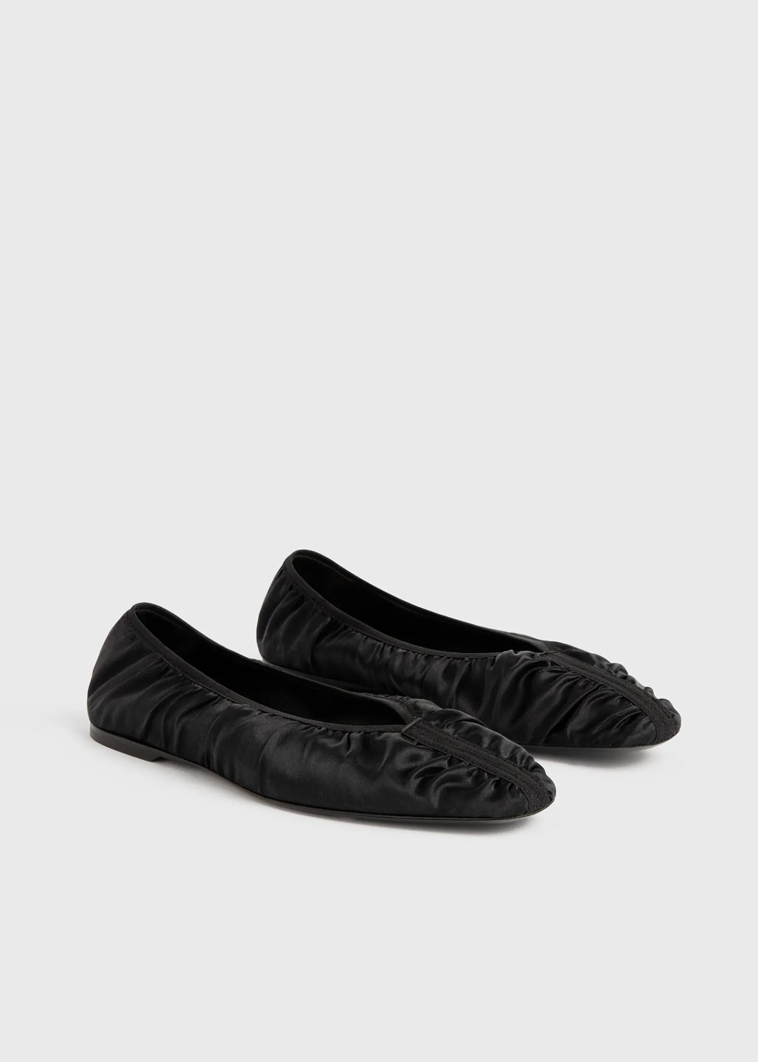 Gathered satin flats black