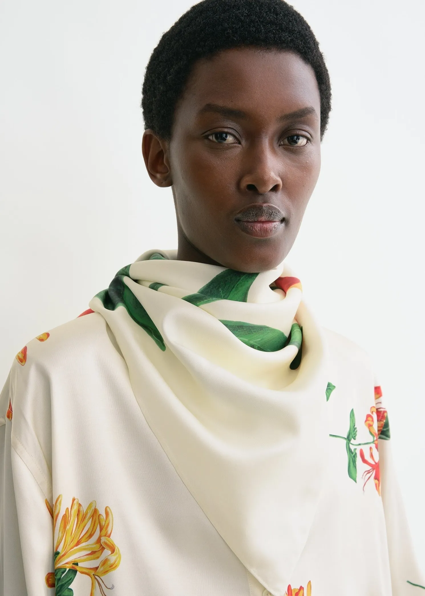 Honeysuckle silk scarf ecru/orange