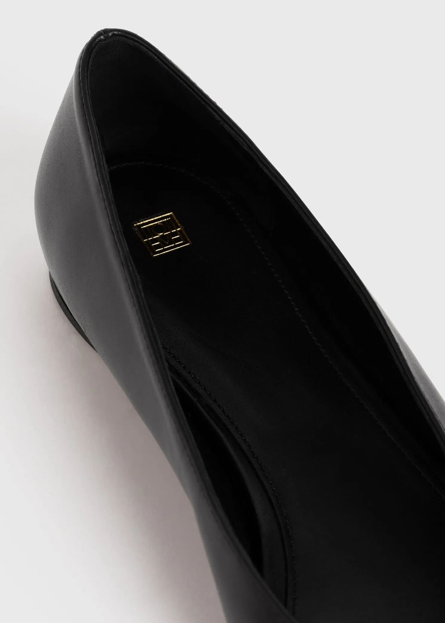 Leather asymmetric ballerinas black