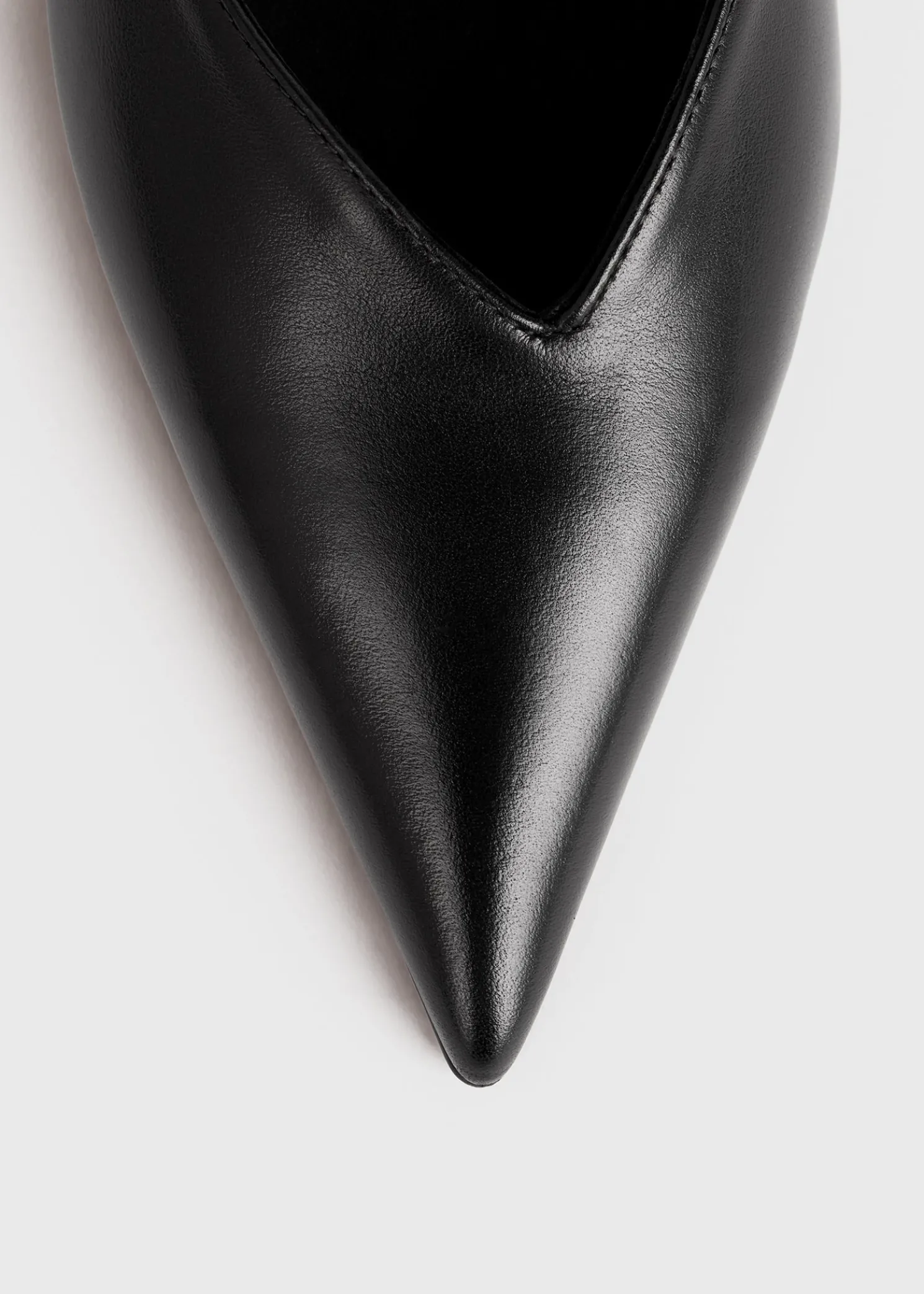 Leather asymmetric ballerinas black