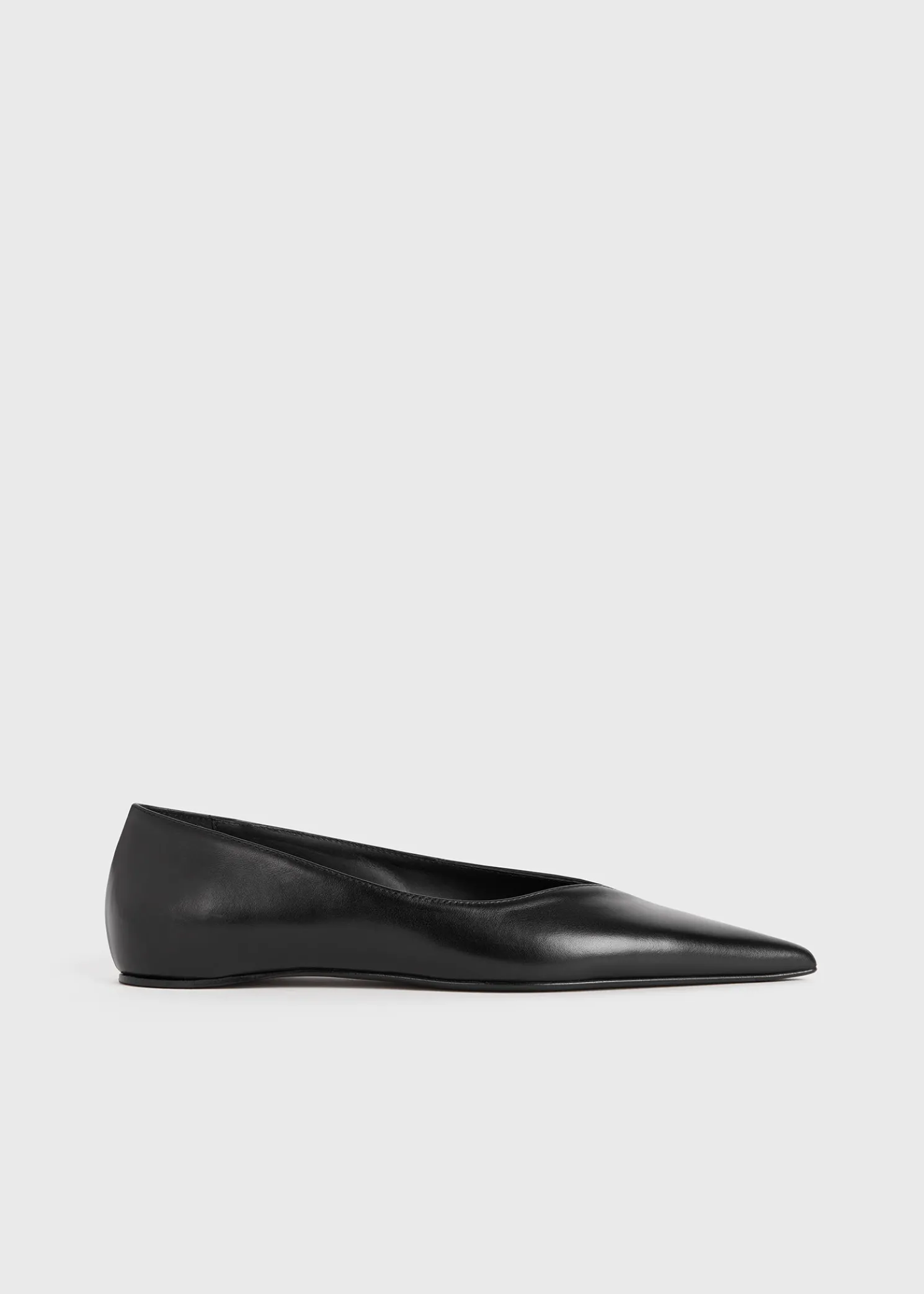Leather asymmetric ballerinas black