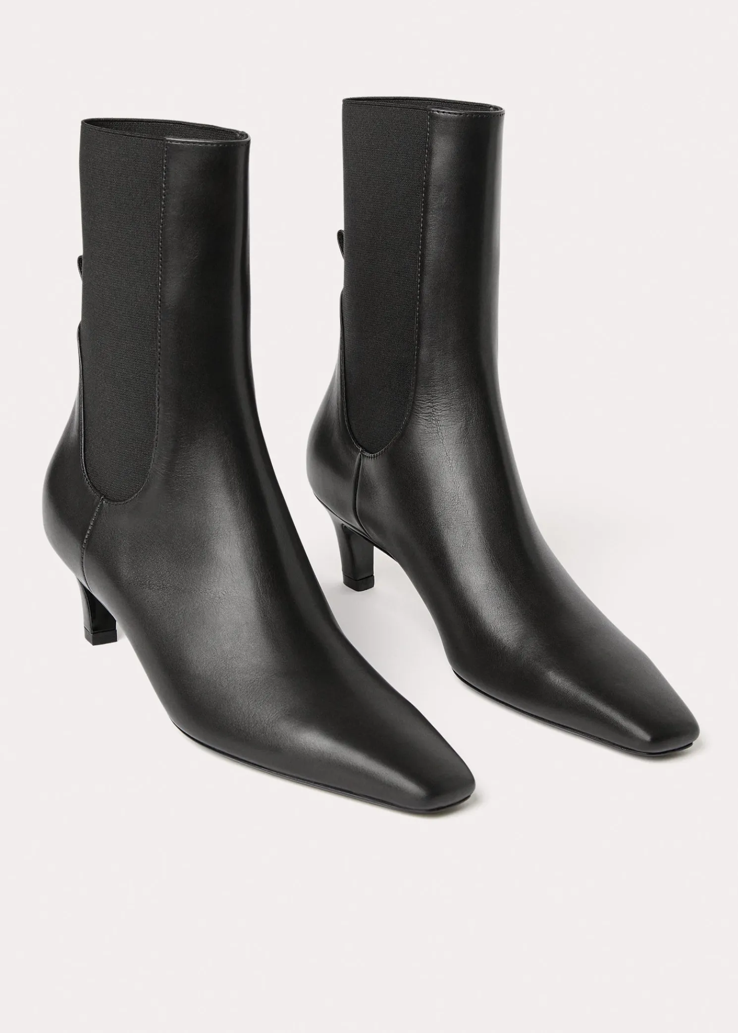 Leather mid-heel boots black