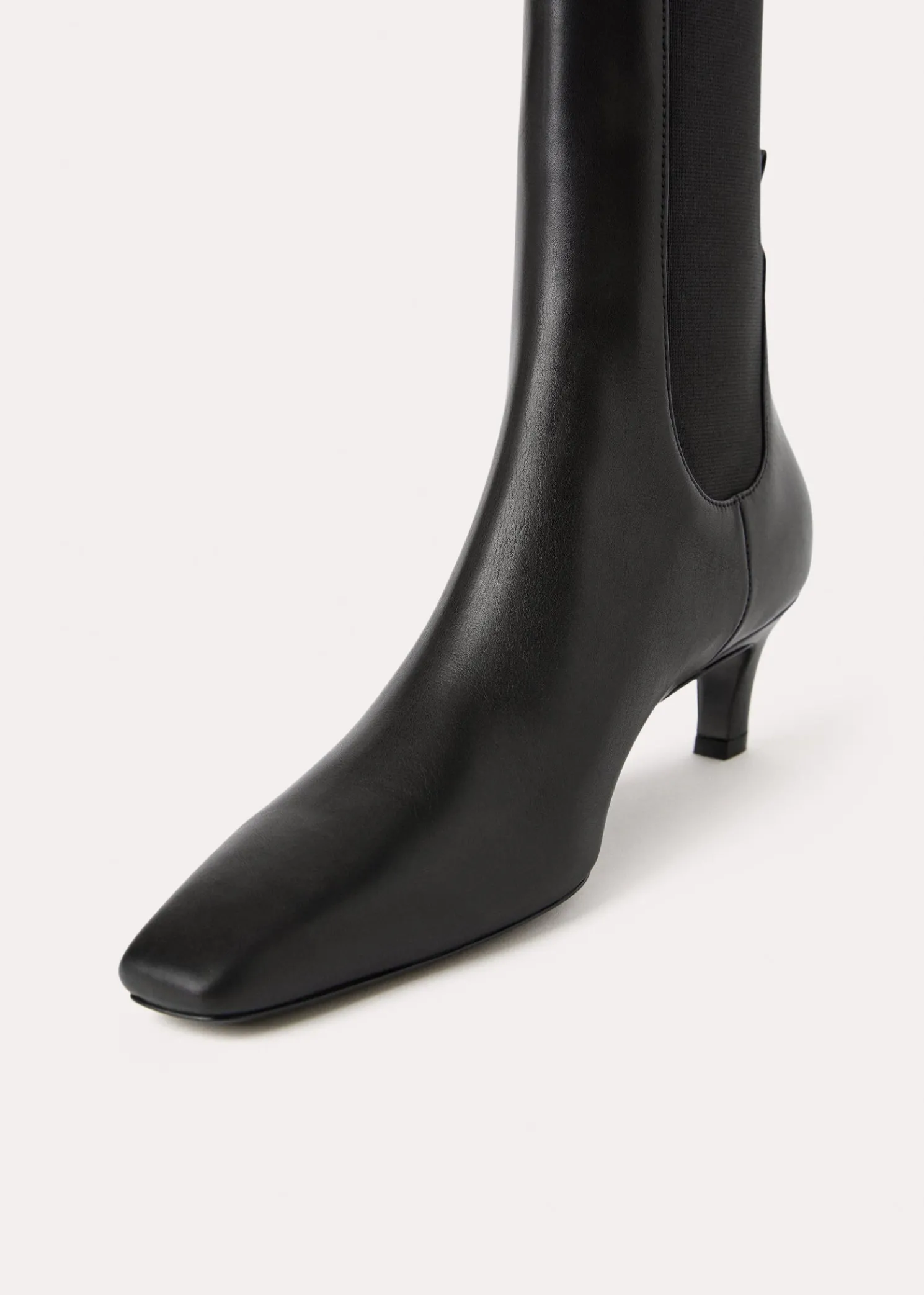 Leather mid-heel boots black