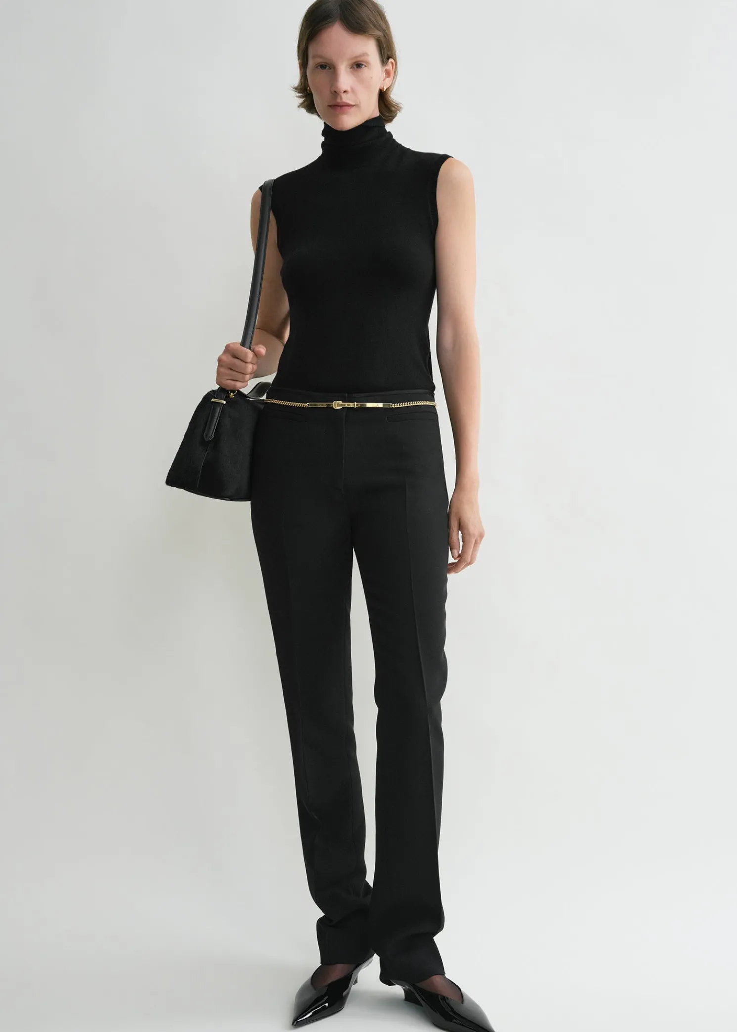 Low-waist cigarette trousers black