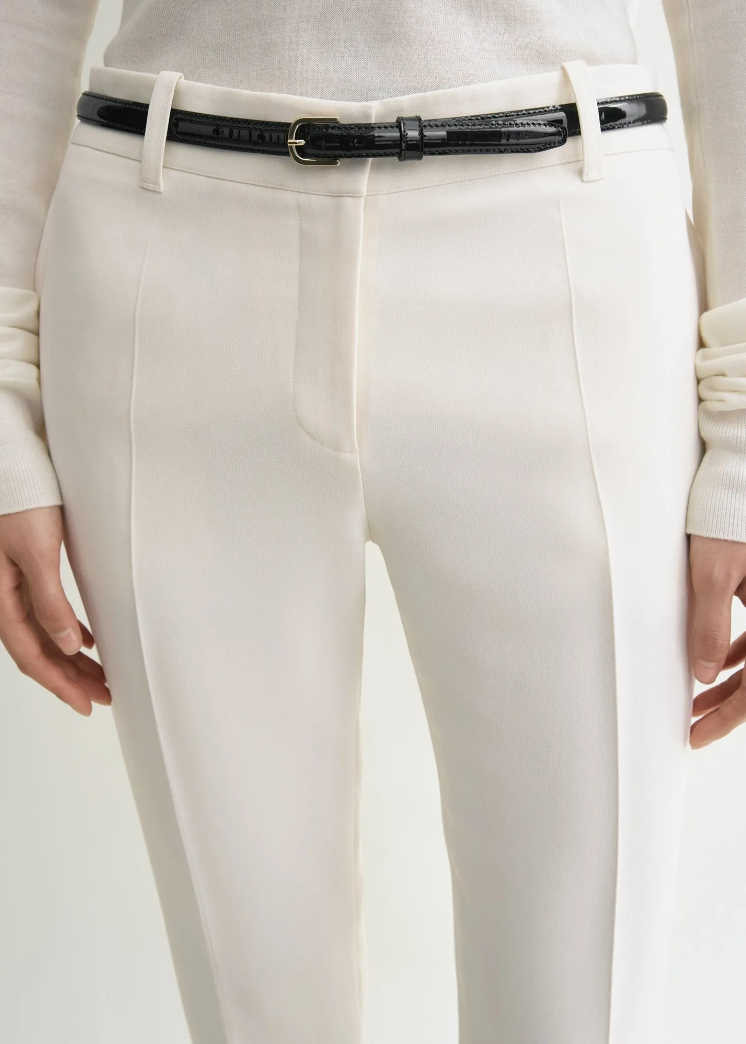 Low-waist slim trousers ecru