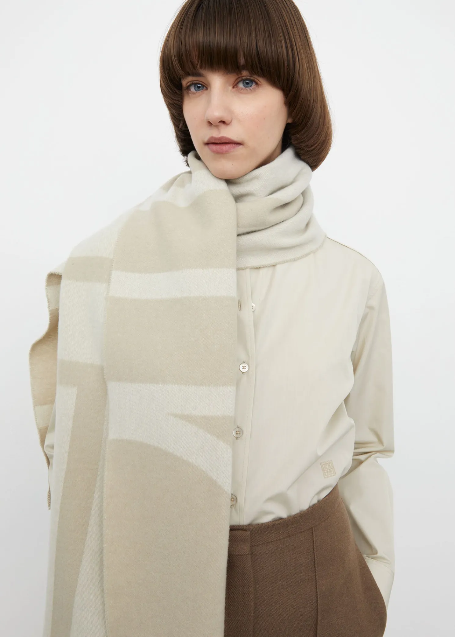 Monogram jacquard wool scarf eggnog