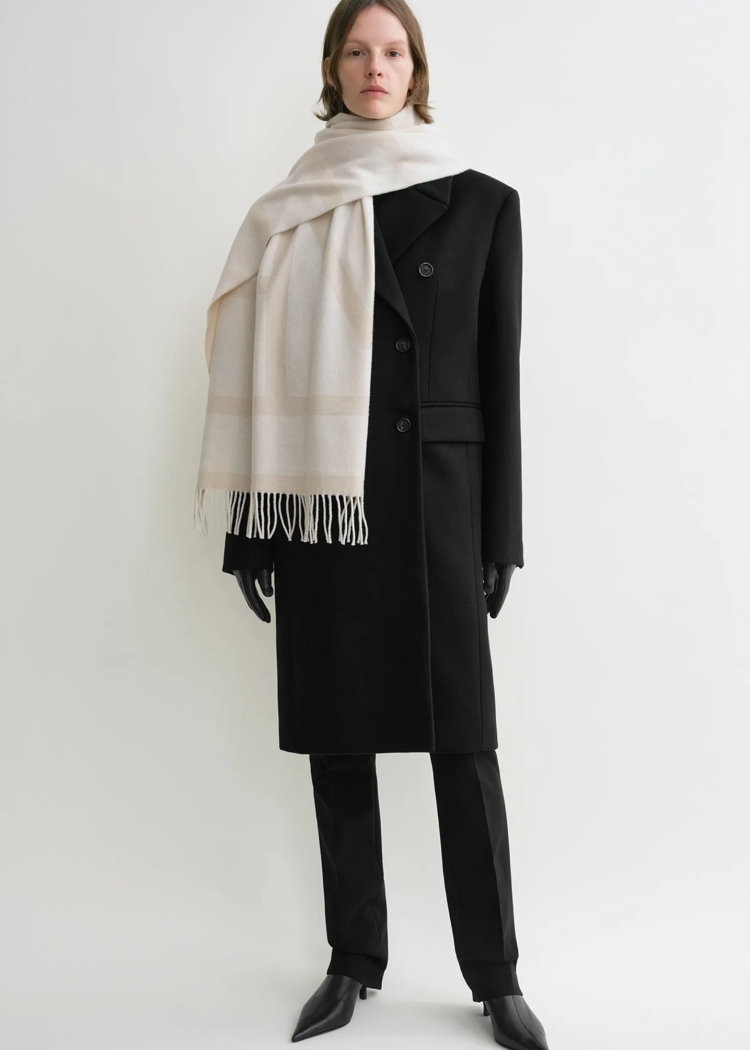 Monogram jacquard wool scarf bone