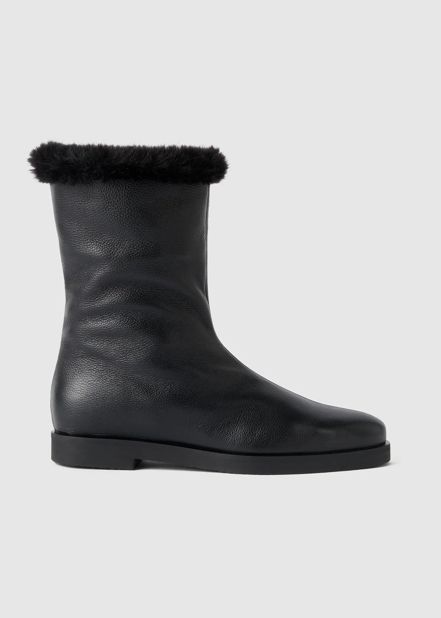 Off-duty boots black