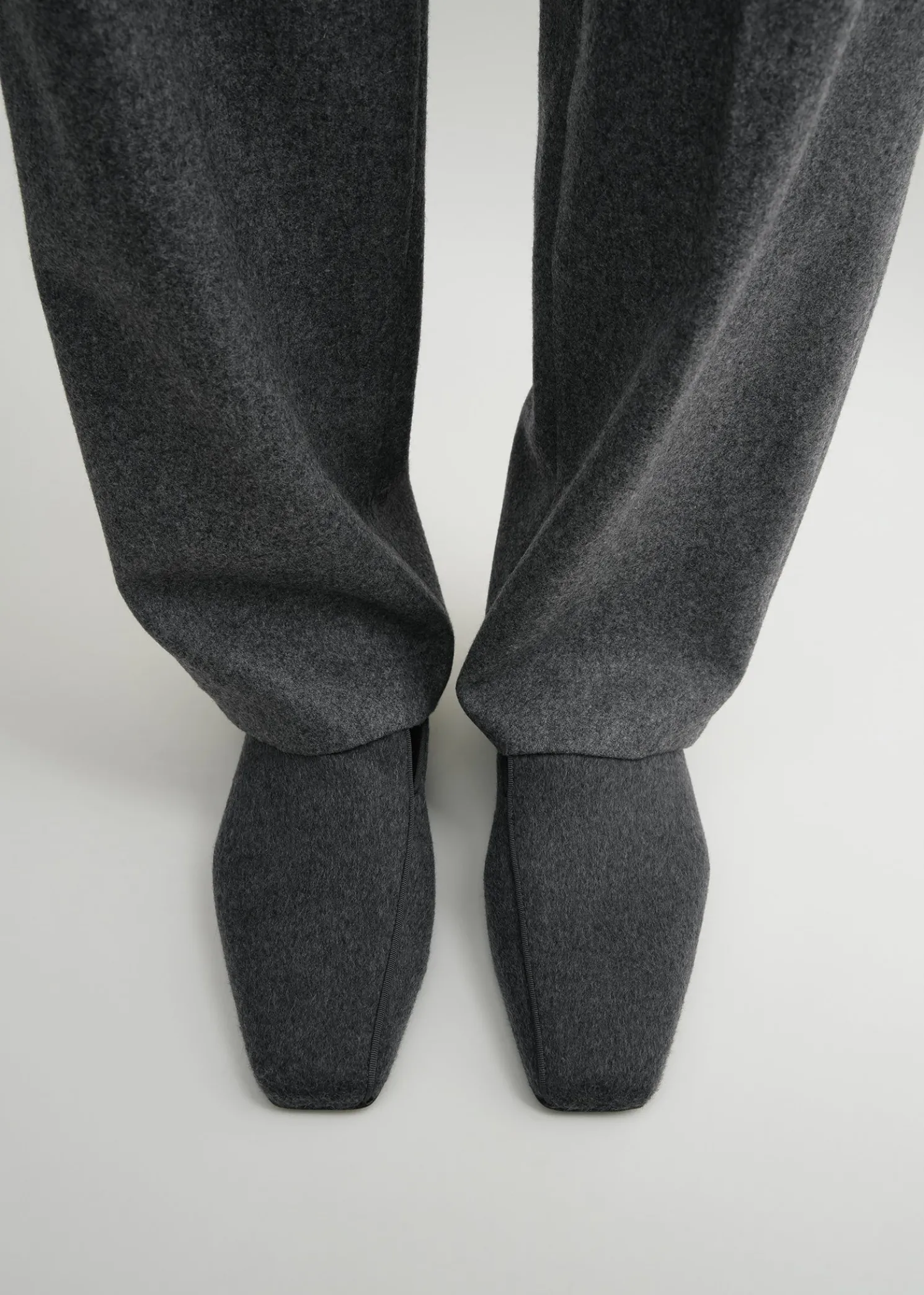 Piped wool loafers grey