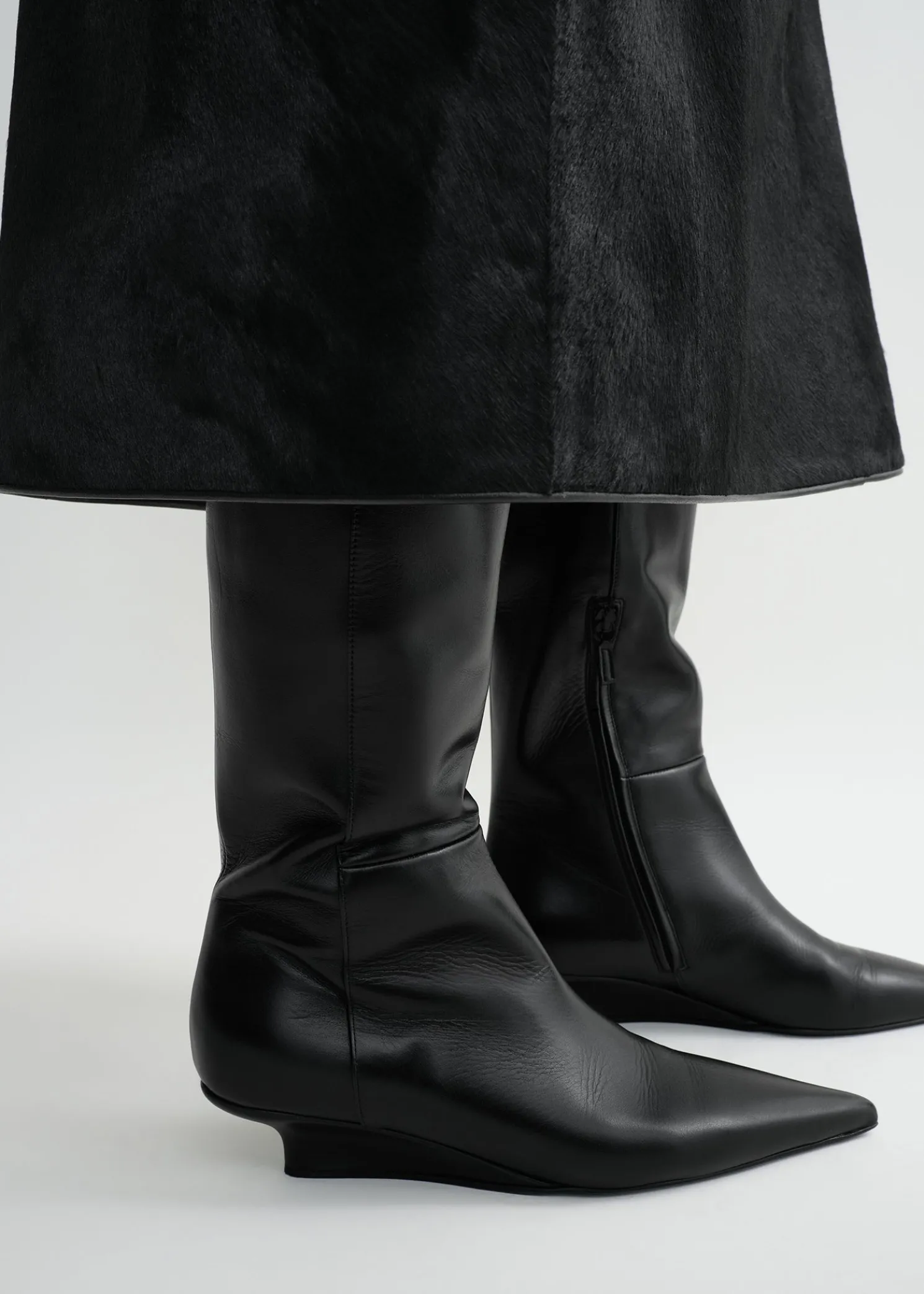 Sharp leather knee-high boots black