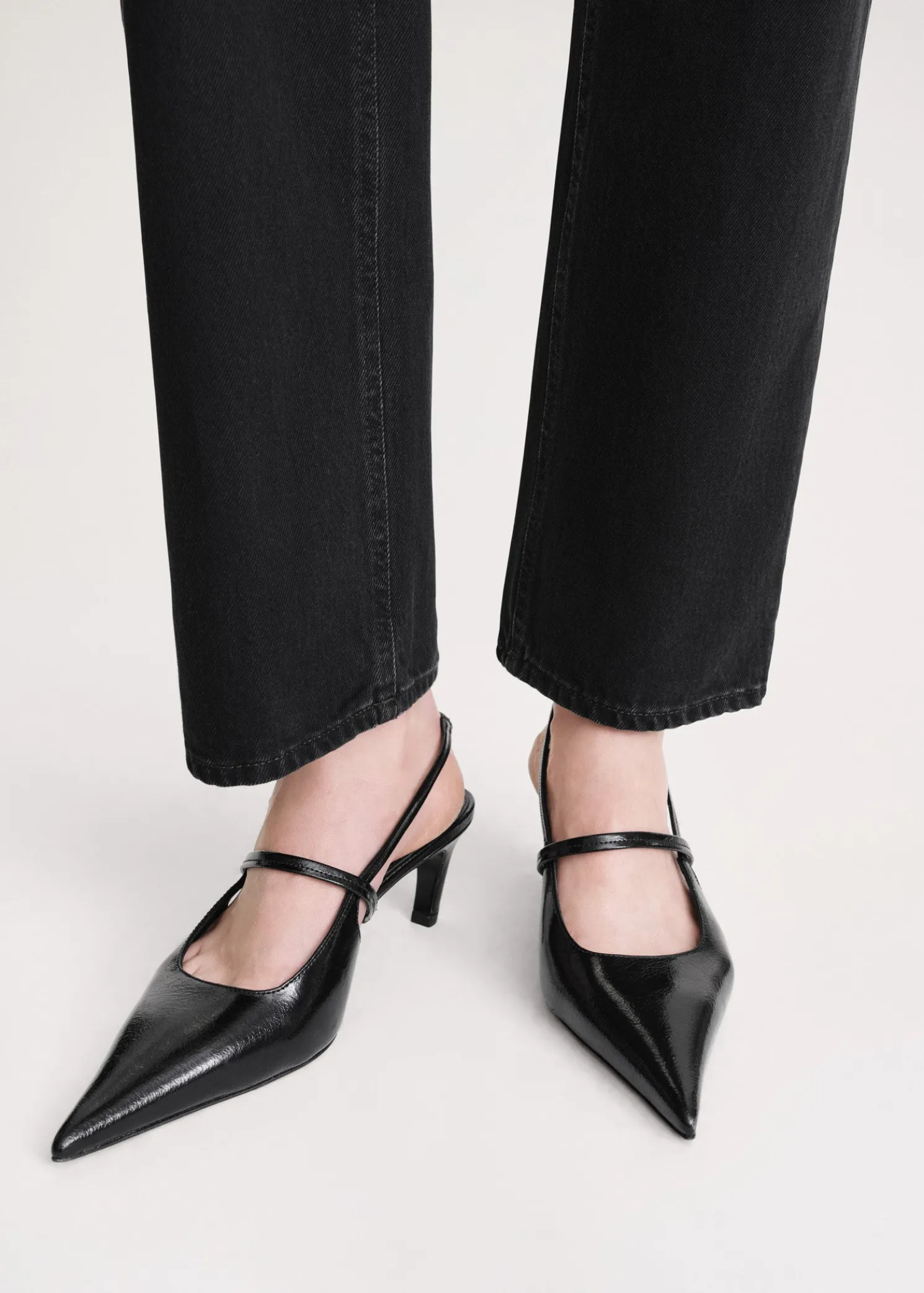 Sharp patent slingbacks black
