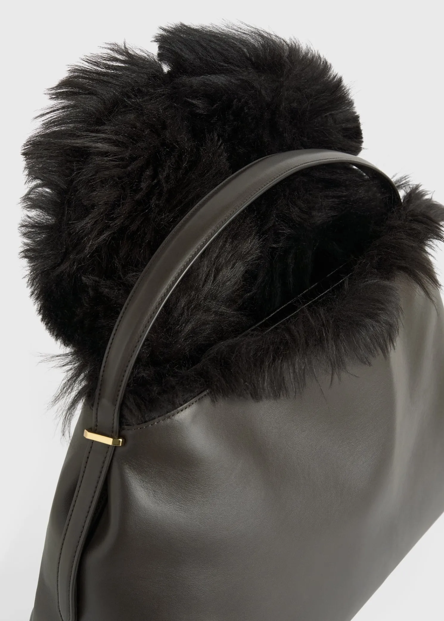 Shearling bag bark