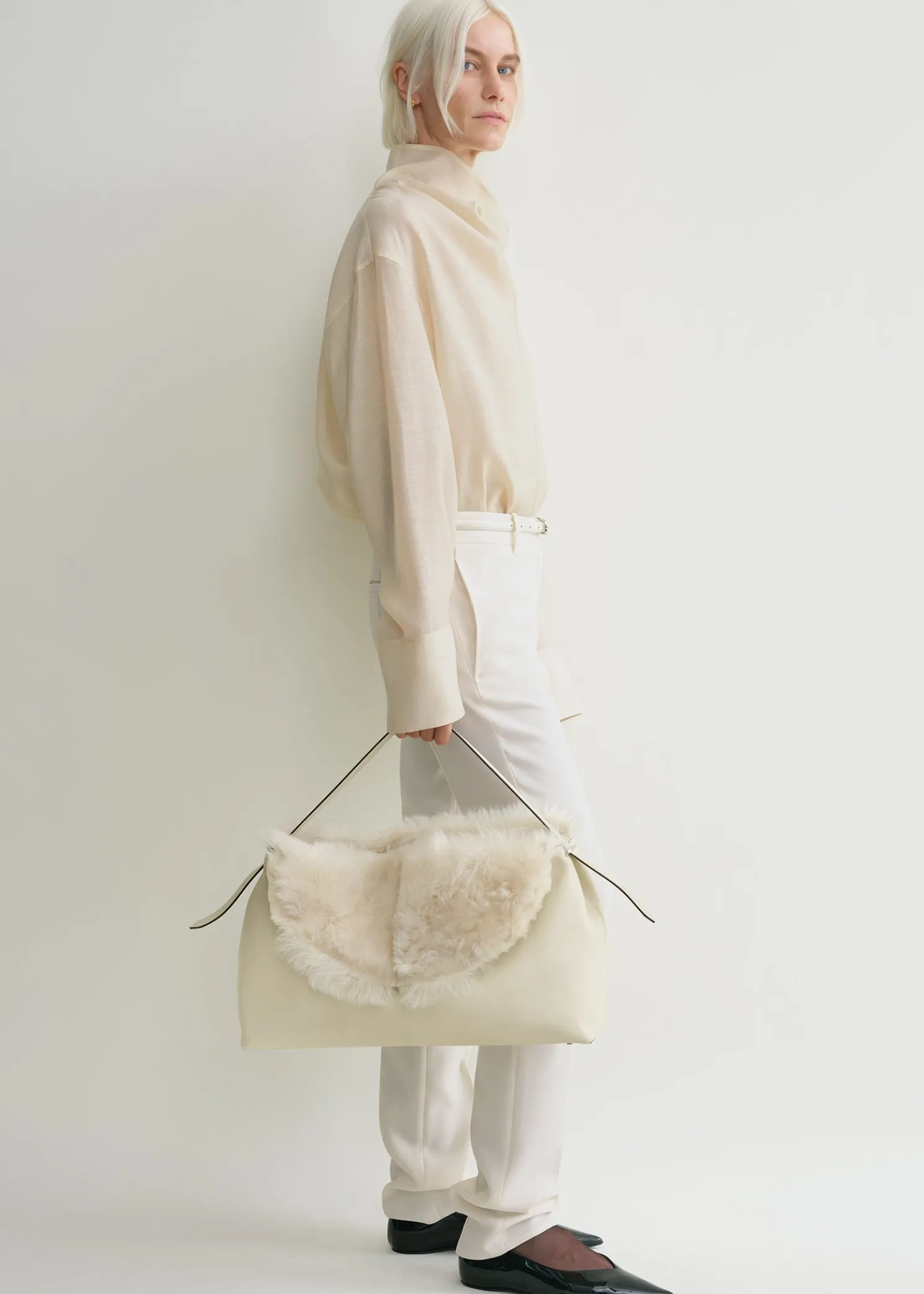 Shearling bag ecru