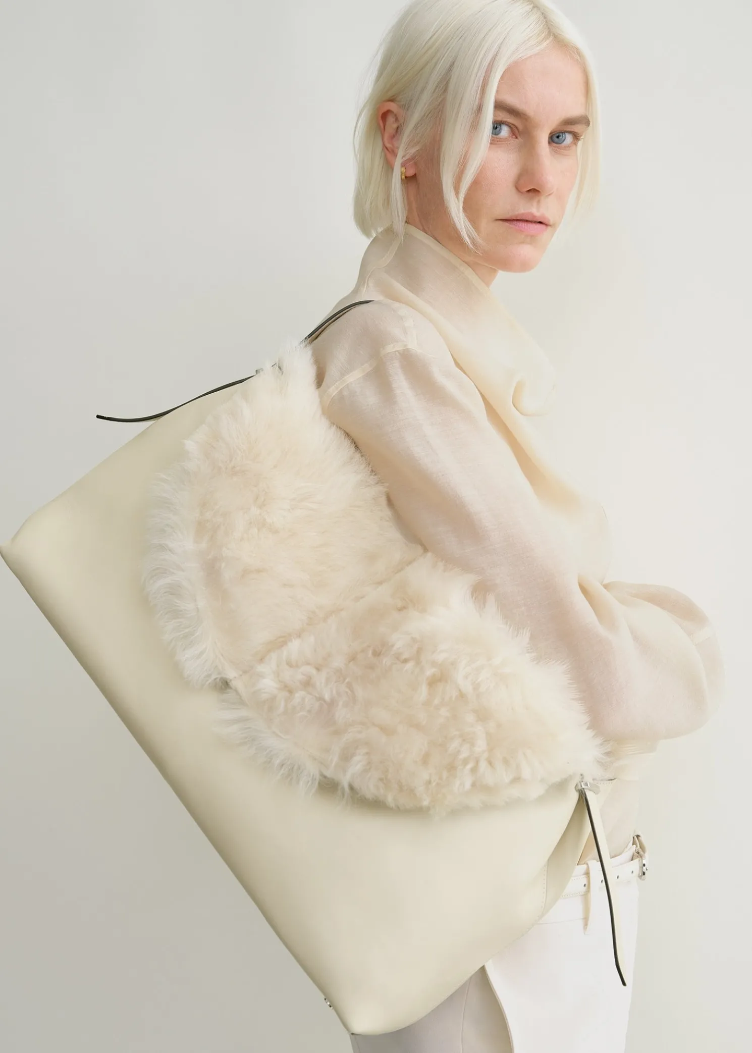 Shearling bag ecru