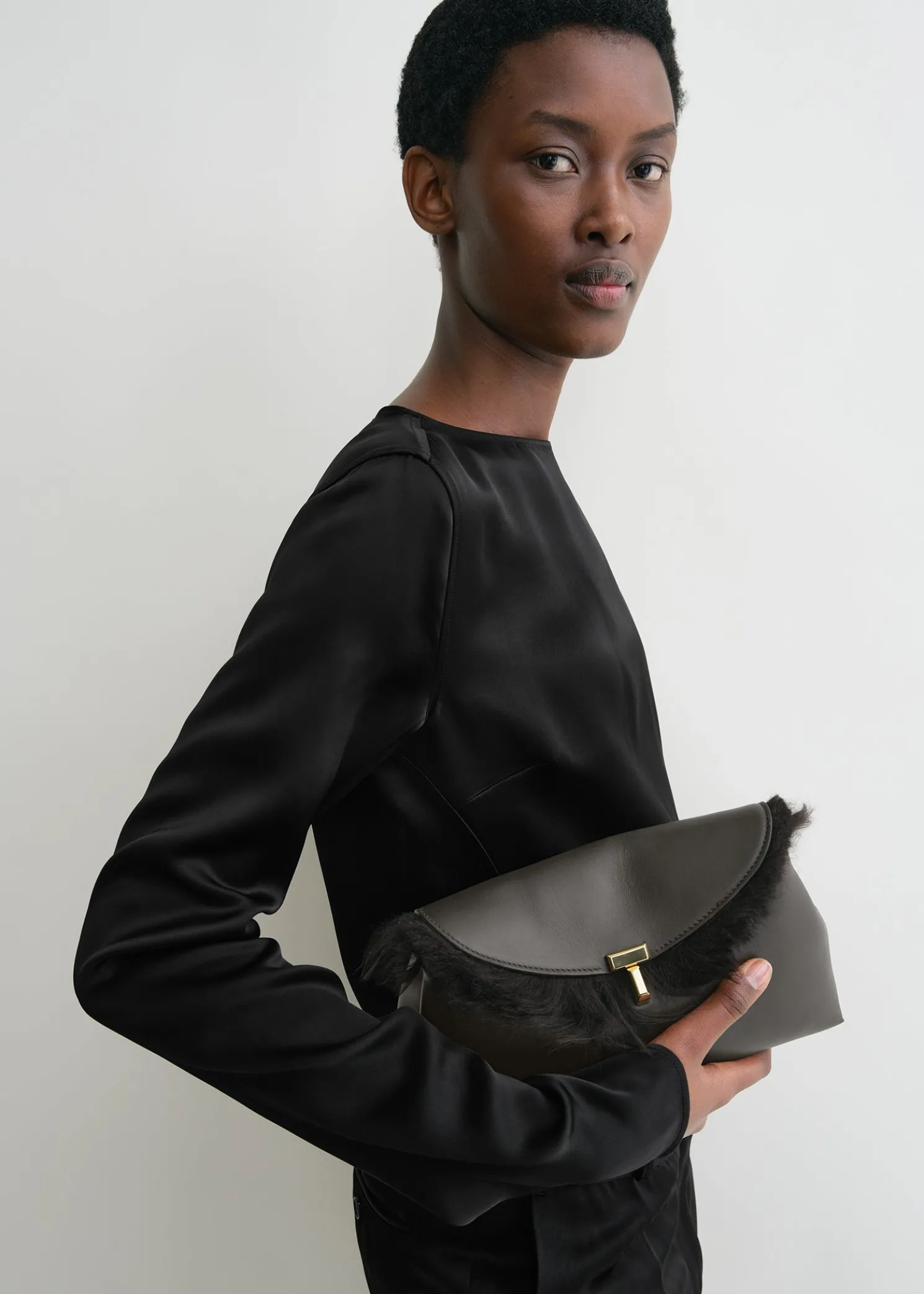 Shearling T-Lock clutch bark