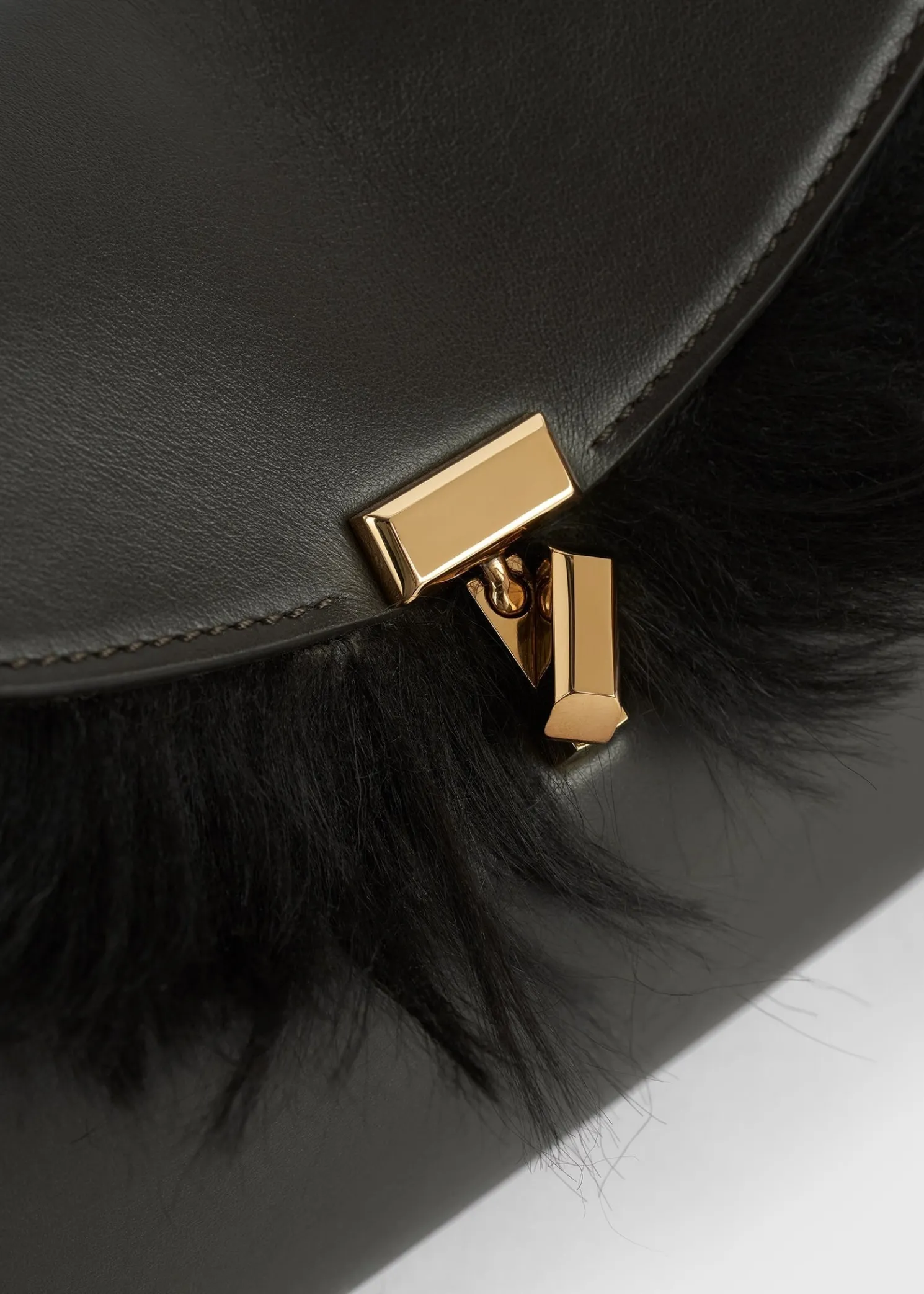 Shearling T-Lock clutch bark