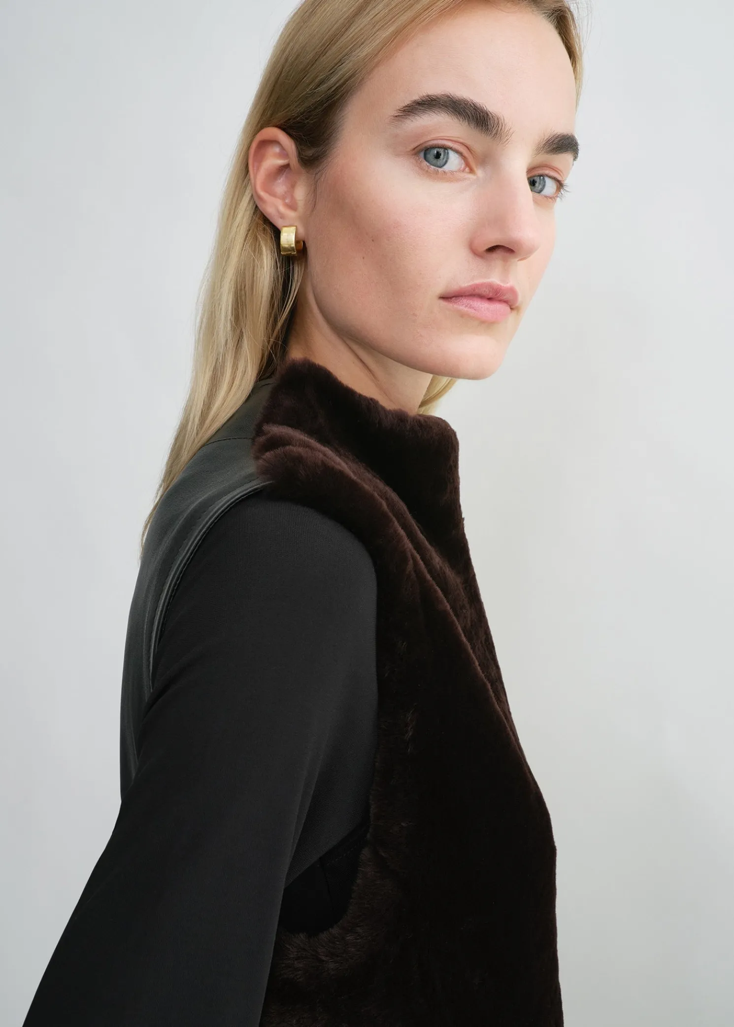 Shearling-front top espresso