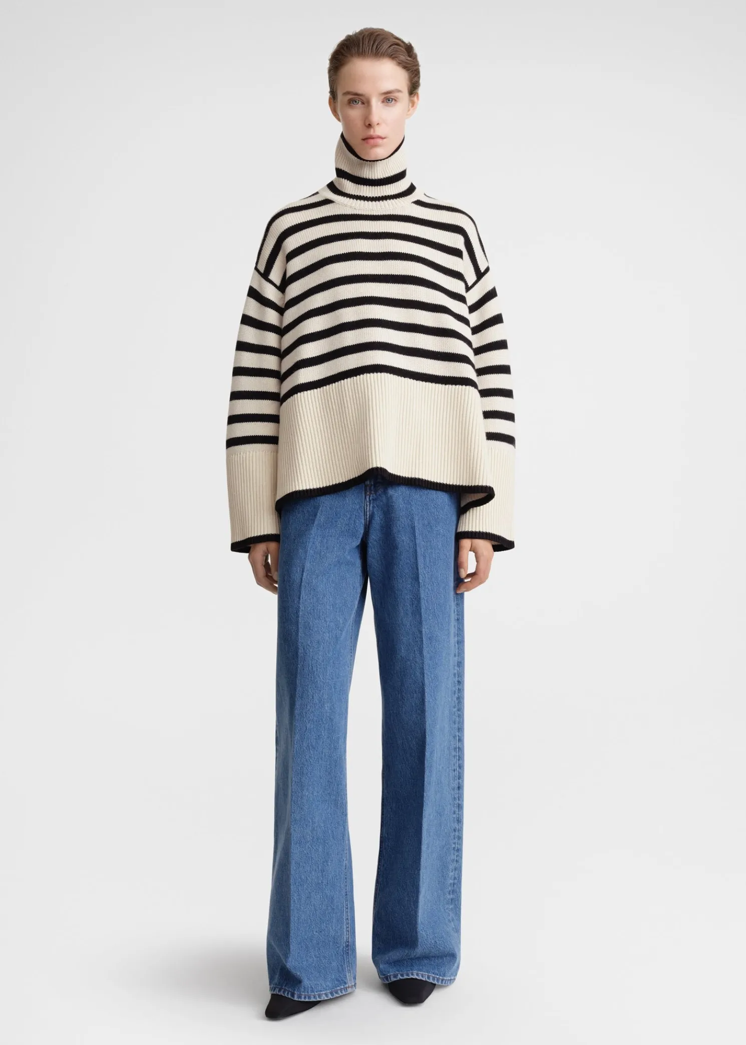 Signature stripe turtleneck light sand