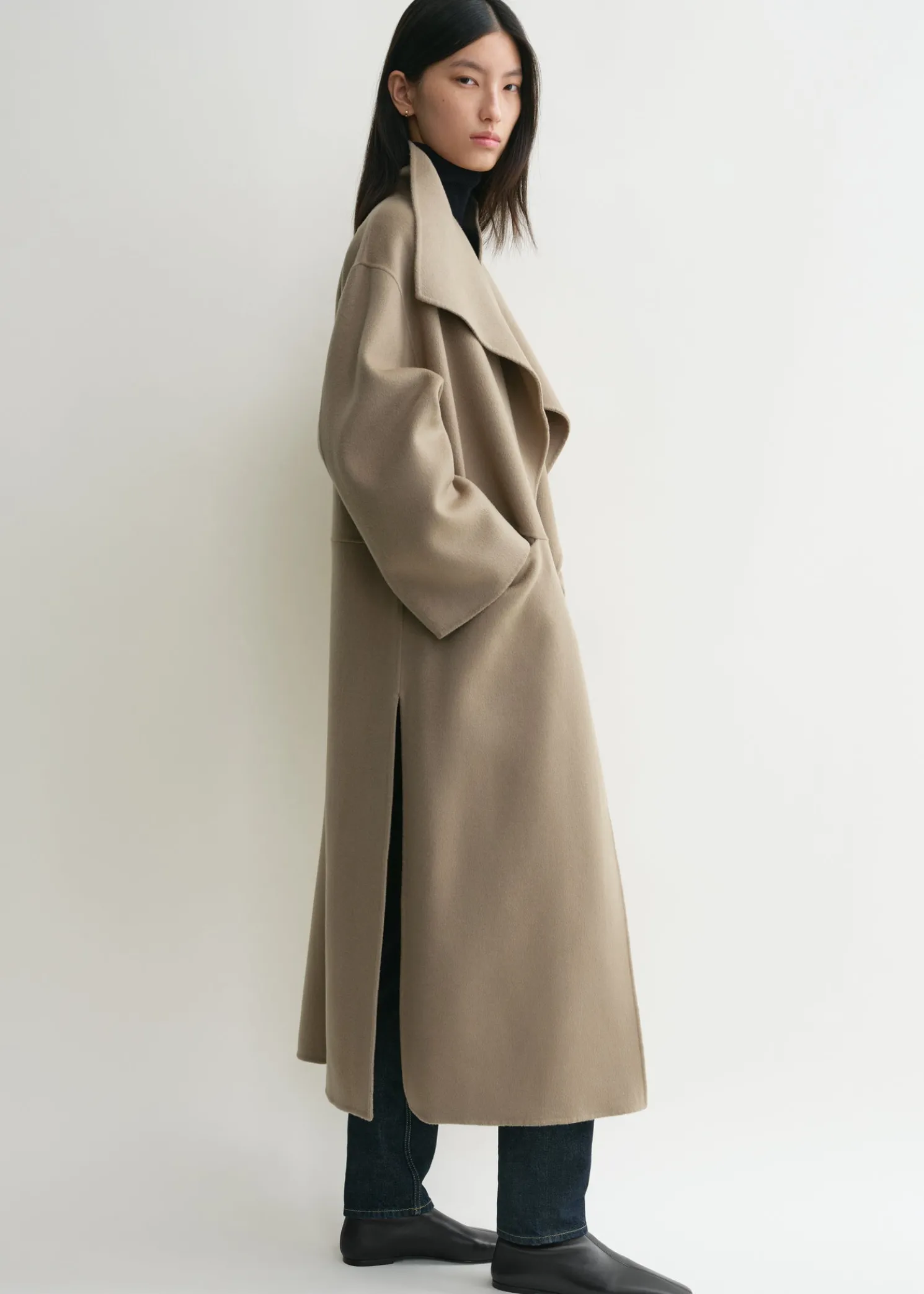 Signature wool cashmere coat truffle