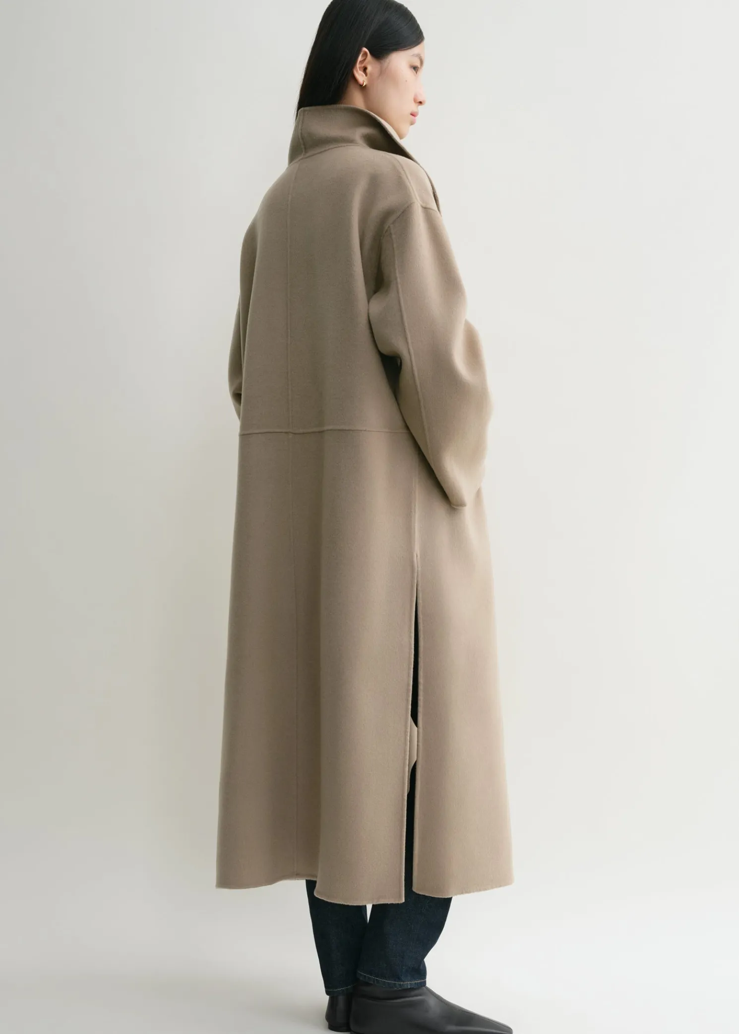 Signature wool cashmere coat truffle