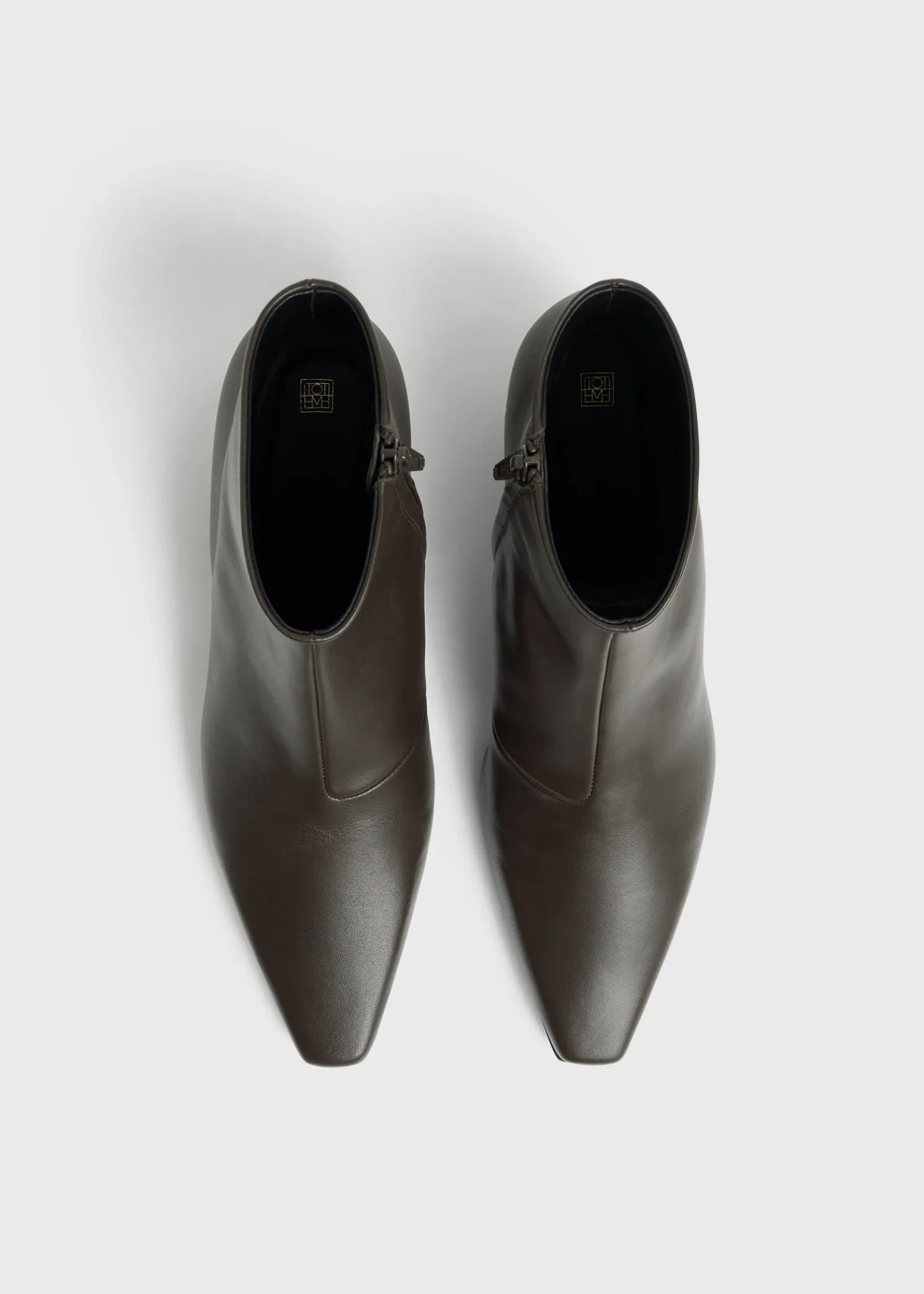 Slim leather ankle boots bark