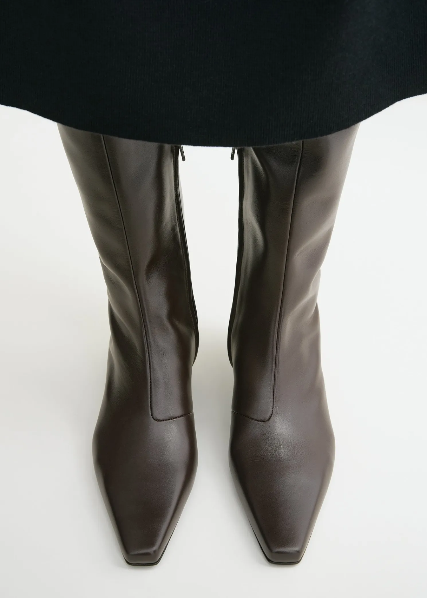 Slim leather knee-high boots bark