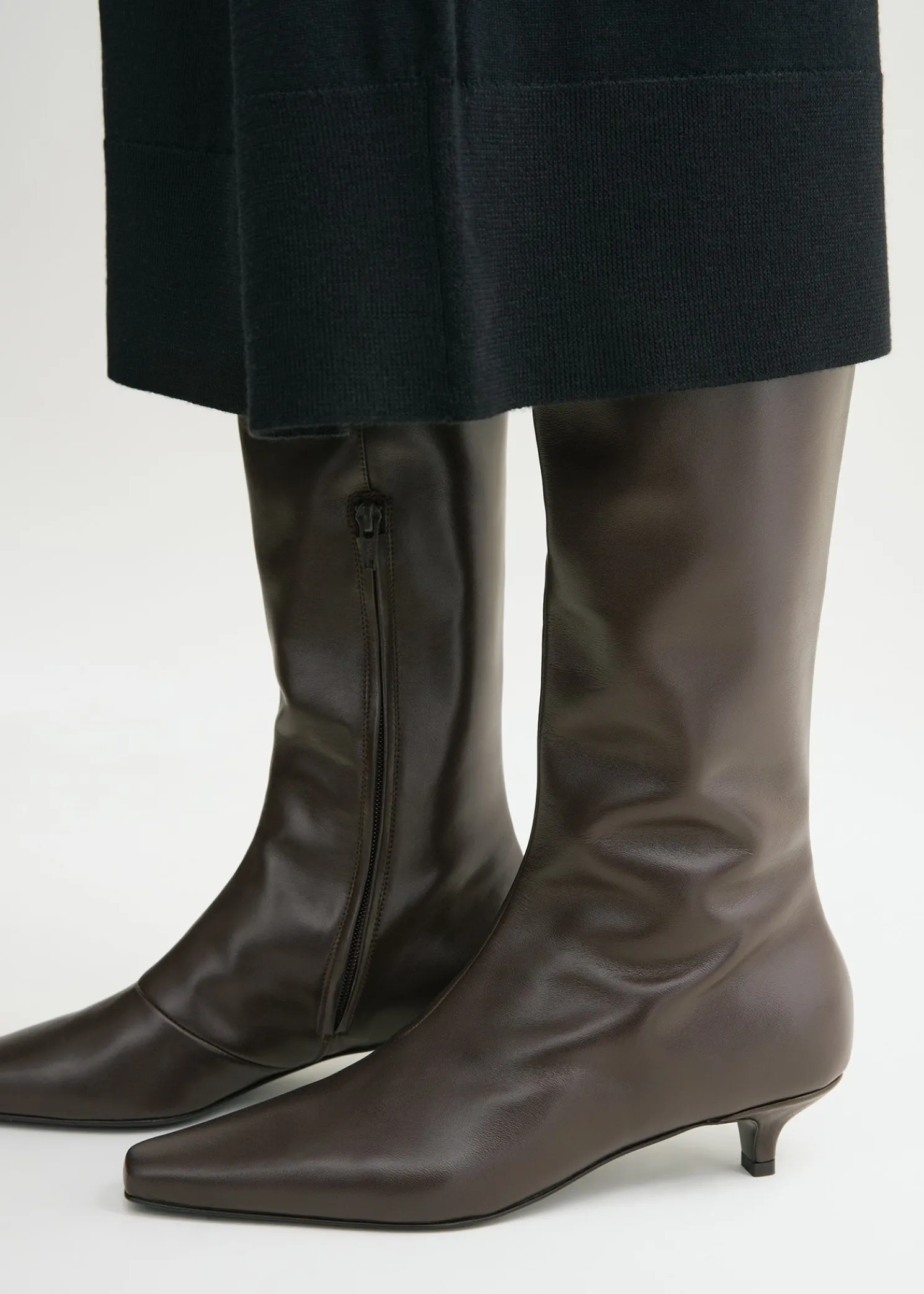 Slim leather knee-high boots bark