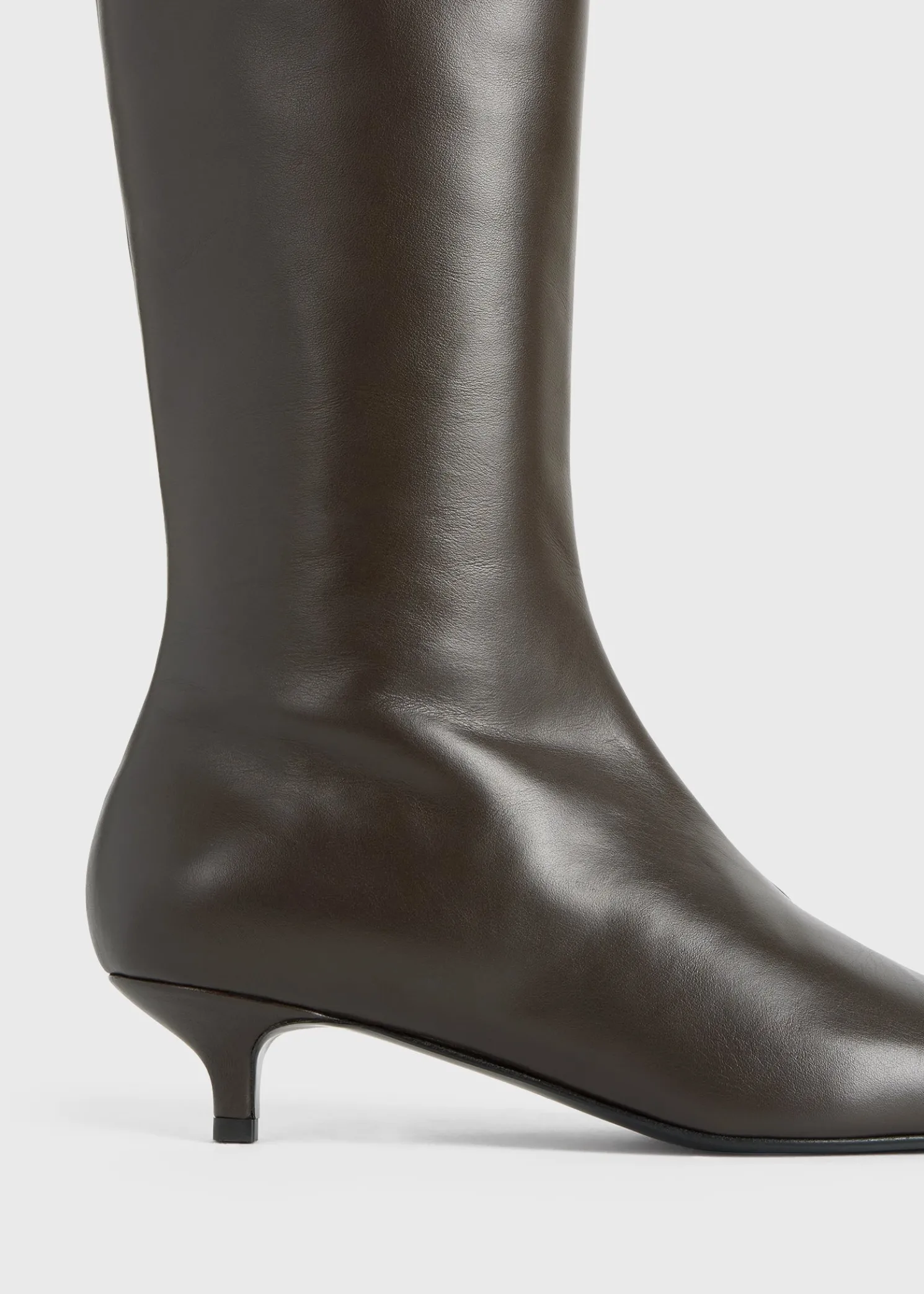 Slim leather knee-high boots bark