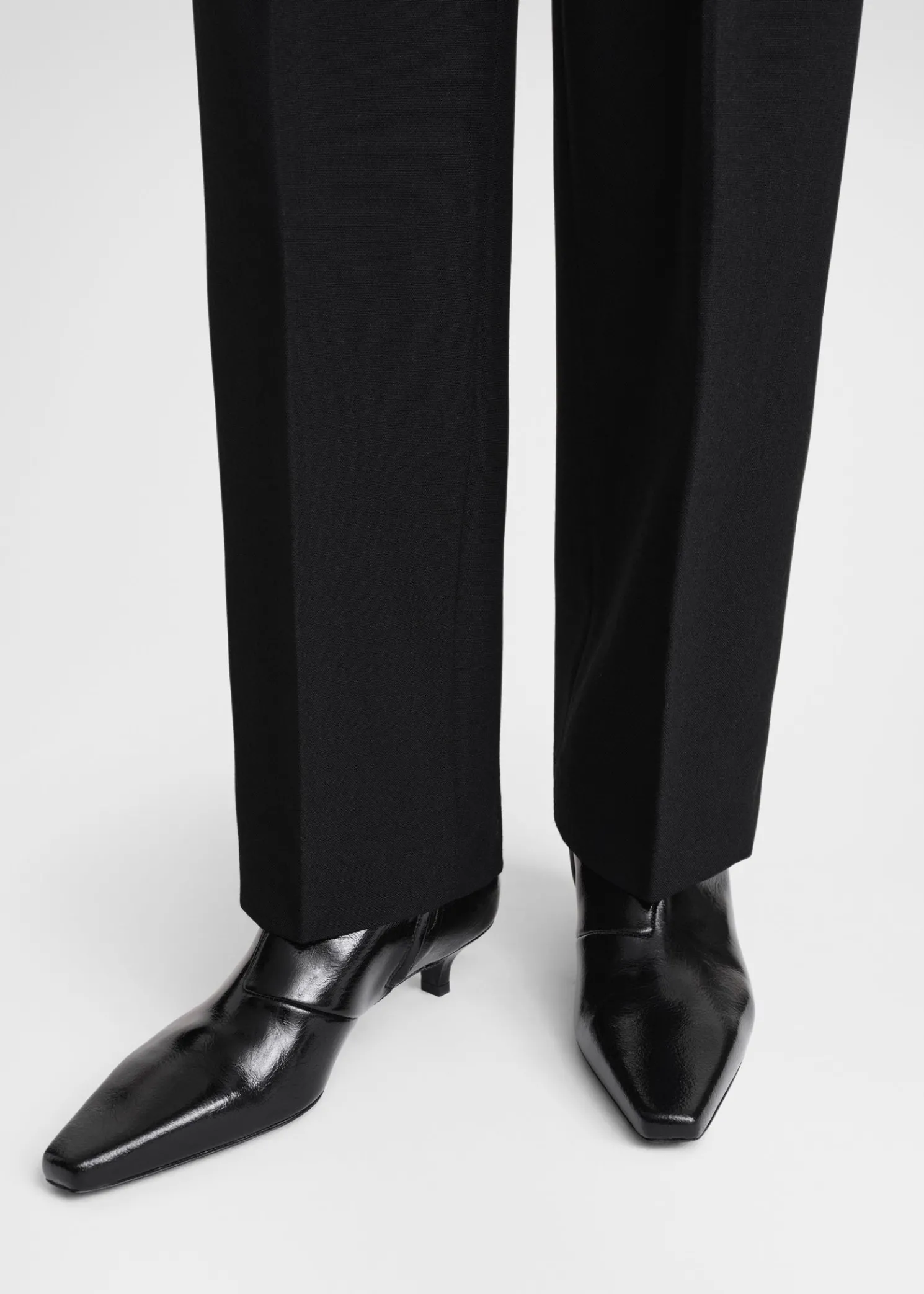 Slim patent ankle boots black