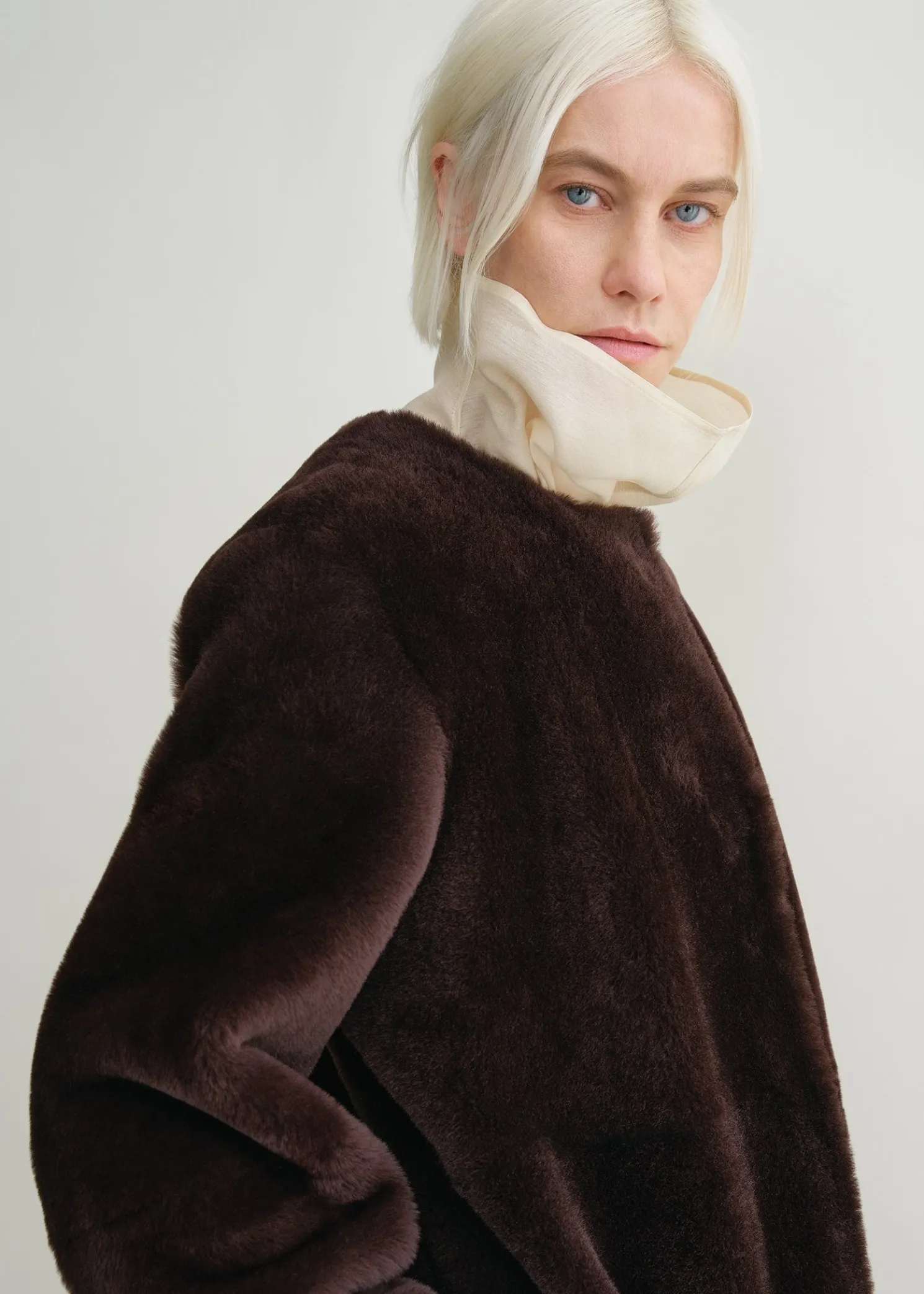 Soft shearling coat bark