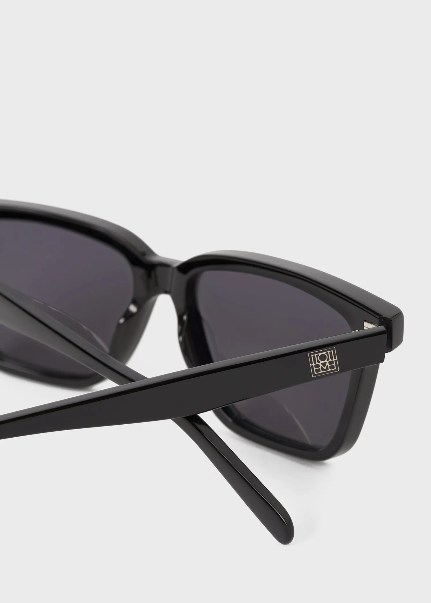 Square sunglasses black