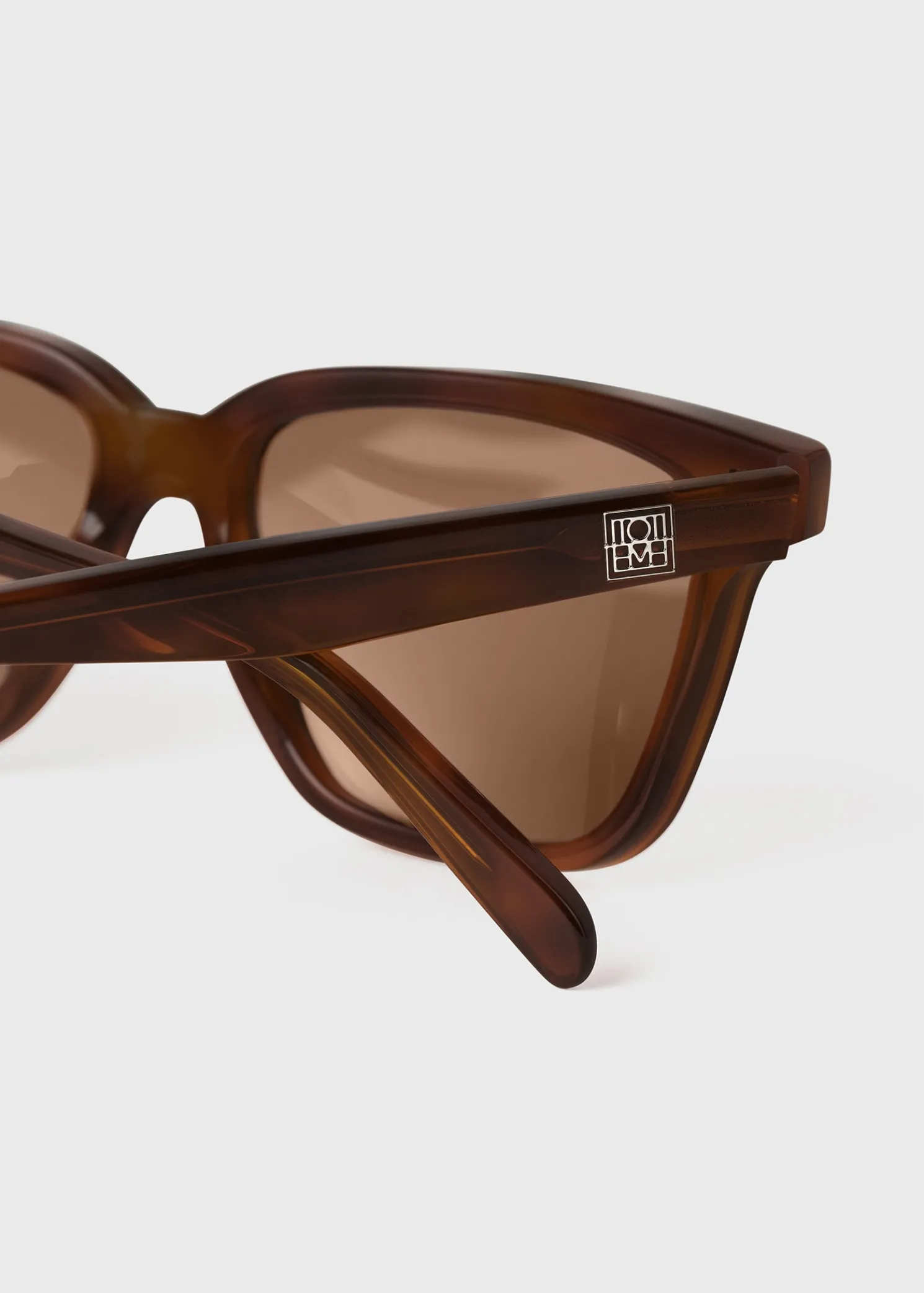 Square sunglasses umber