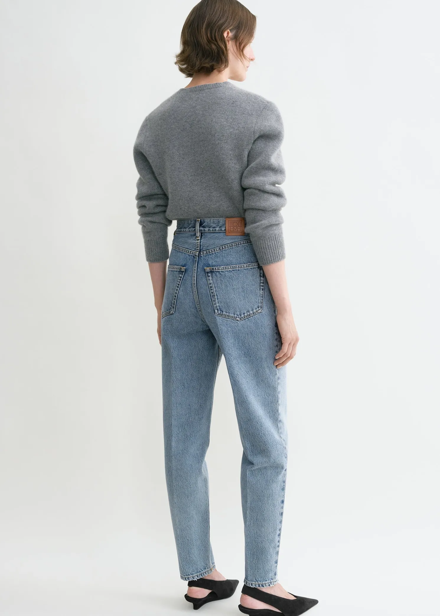 Tapered leg denim worn blue